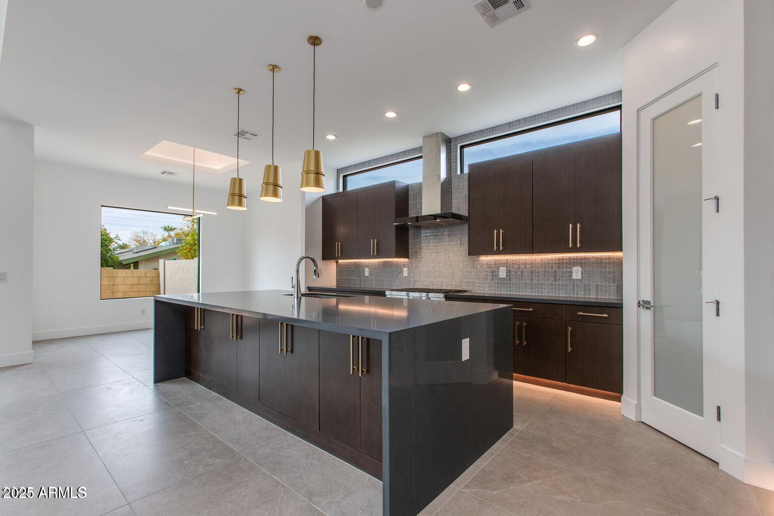 100 W NORTHERN Avenue 15