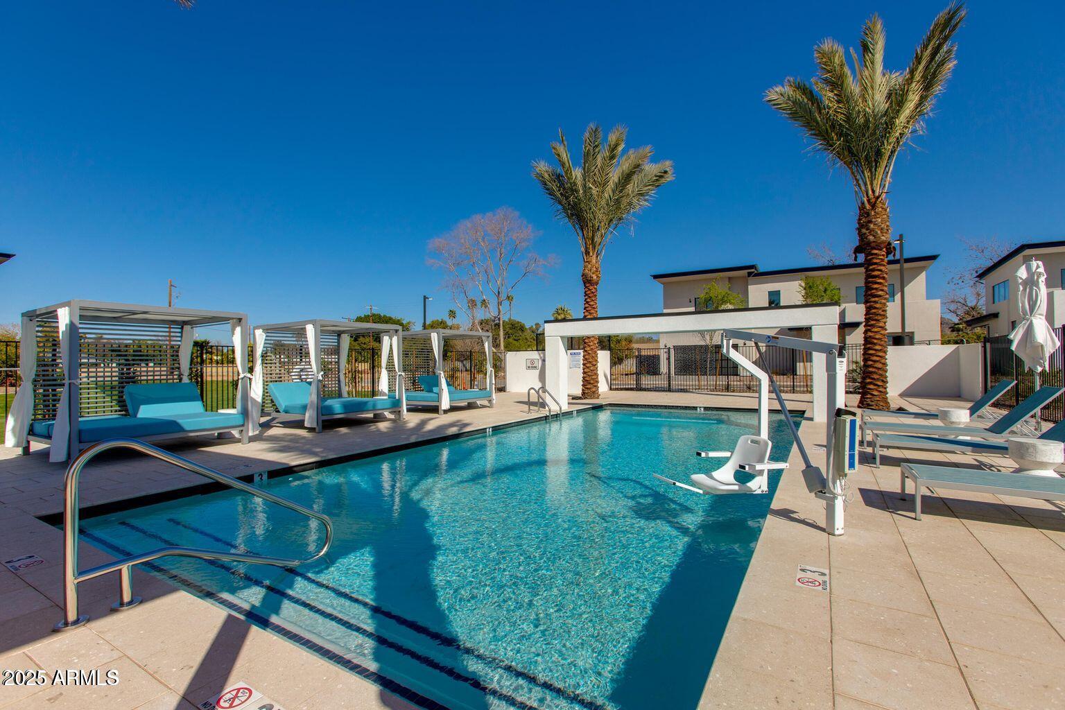 100 W NORTHERN Avenue 15