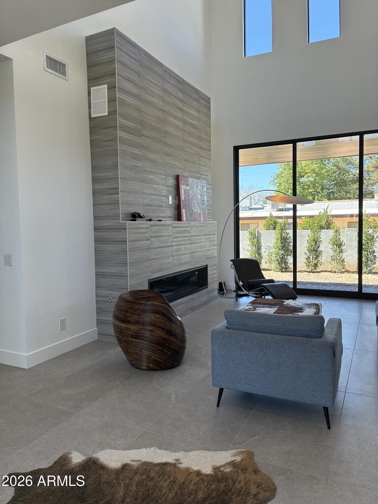 100 W NORTHERN Avenue 15