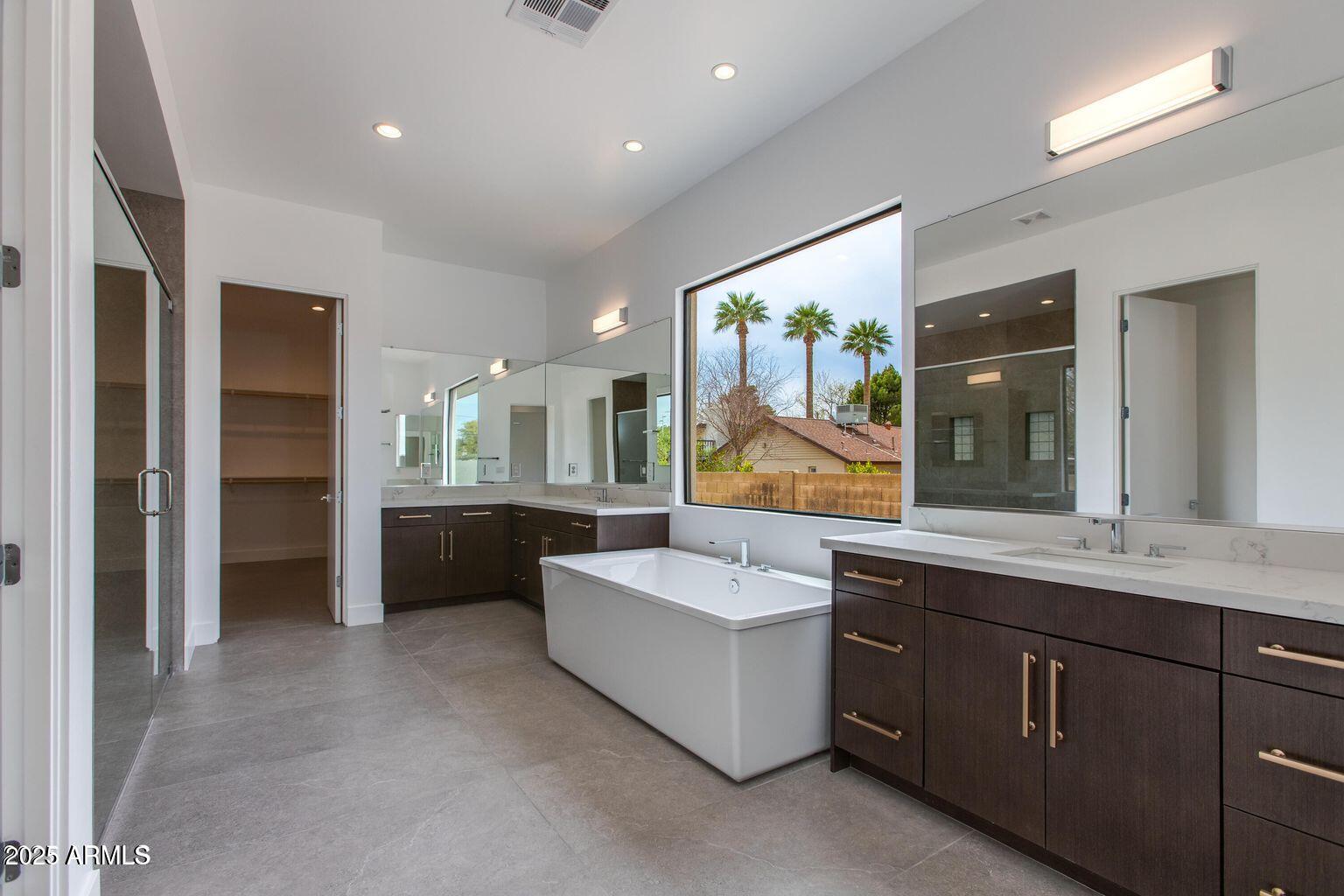 100 W NORTHERN Avenue 15