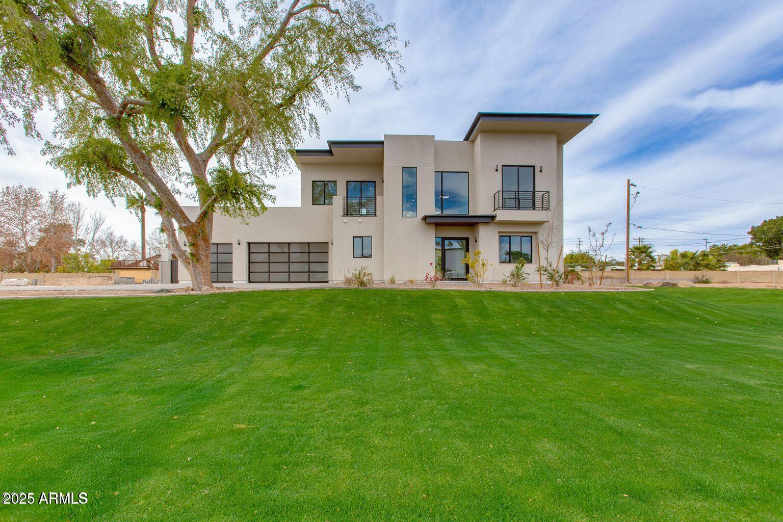 100 W NORTHERN Avenue 15