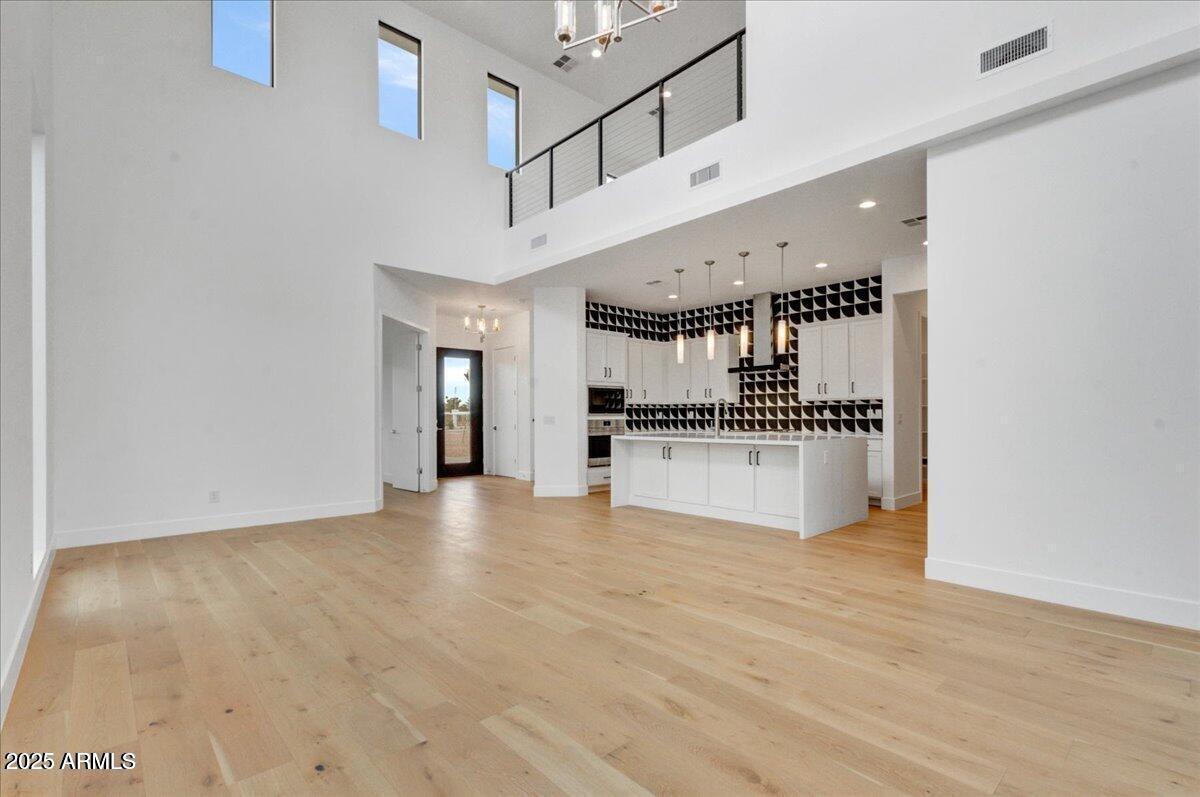 100 W NORTHERN Avenue 4