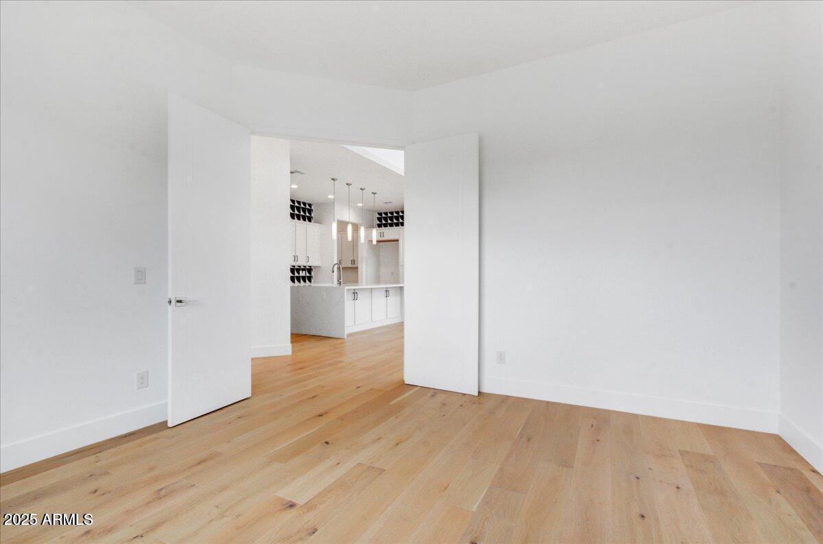 100 W NORTHERN Avenue 4