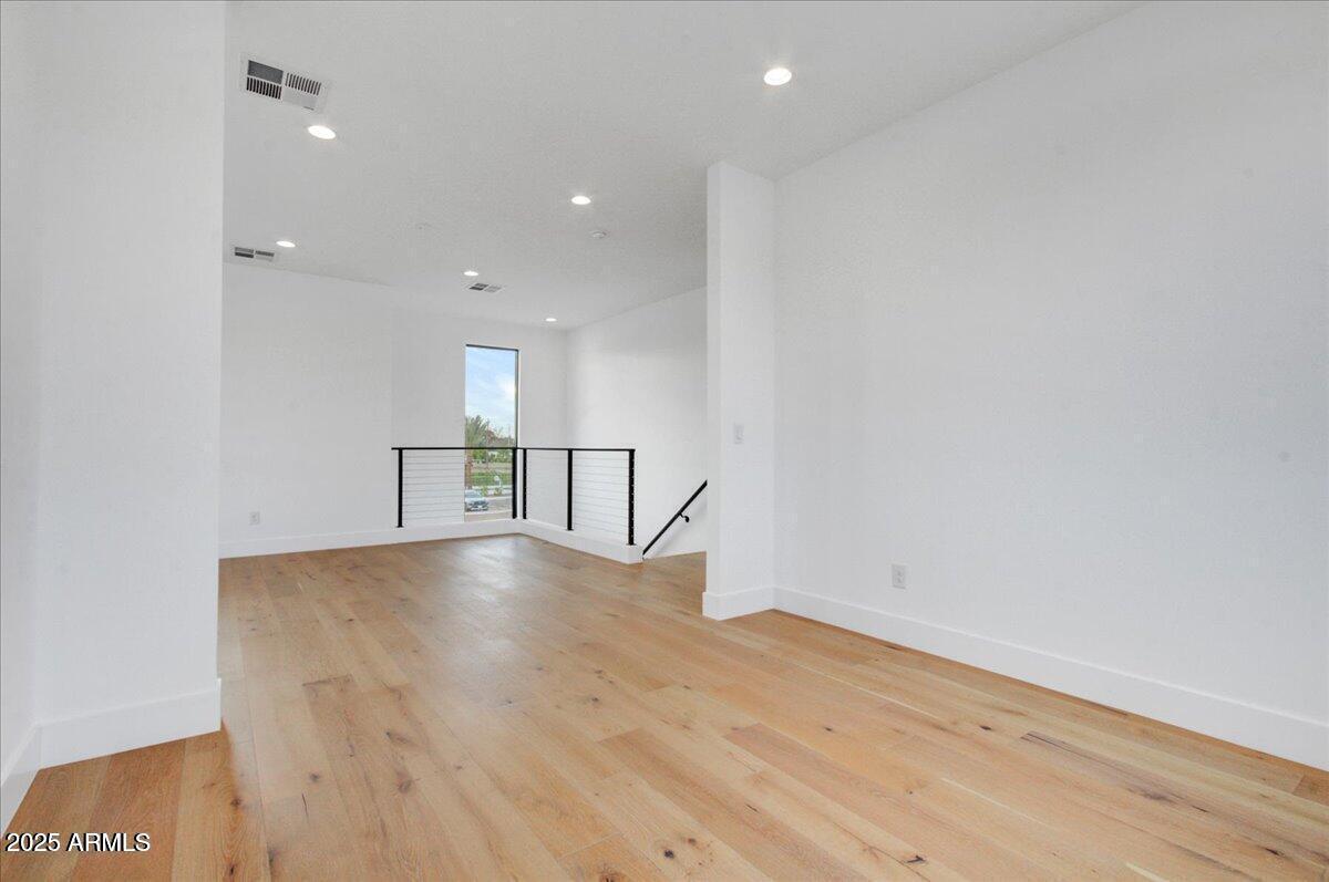 100 W NORTHERN Avenue 4