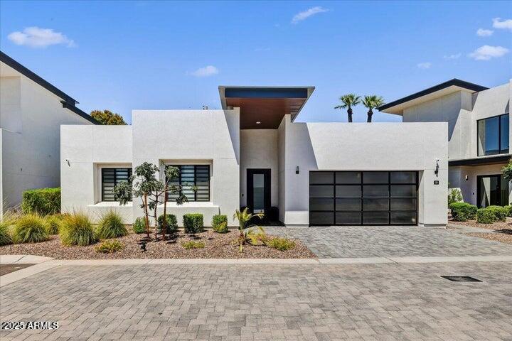 100 W NORTHERN Avenue 1