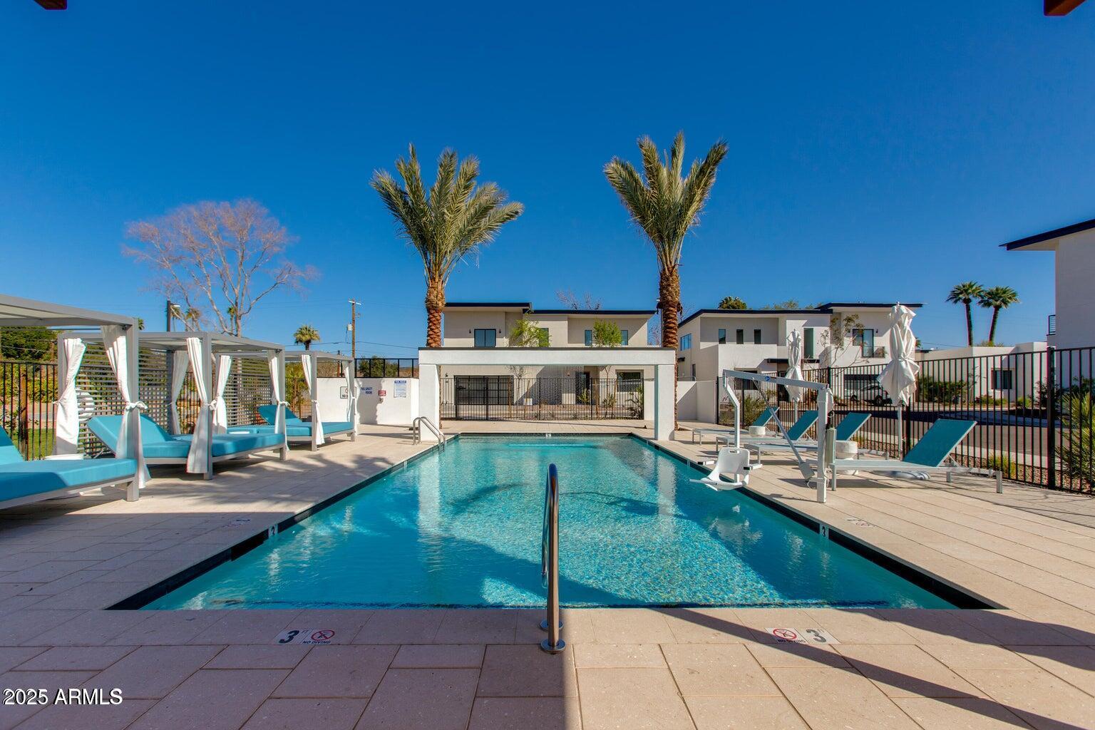 100 W Northern Avenue 17