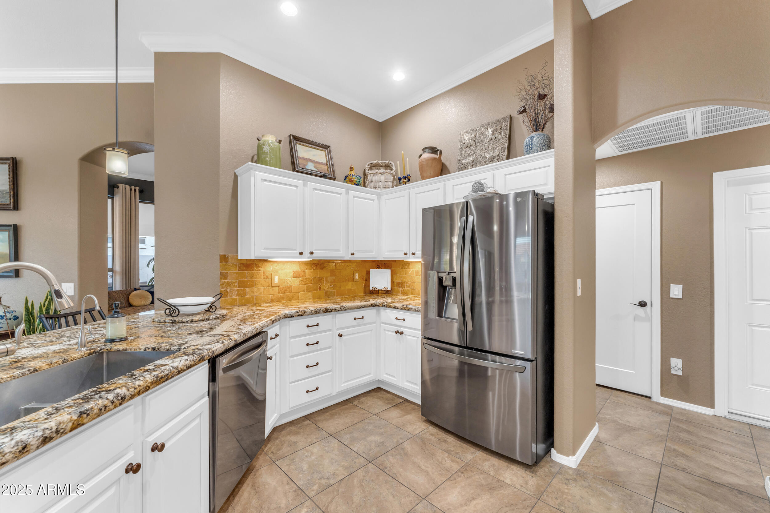 16134 W ROANOKE Avenue