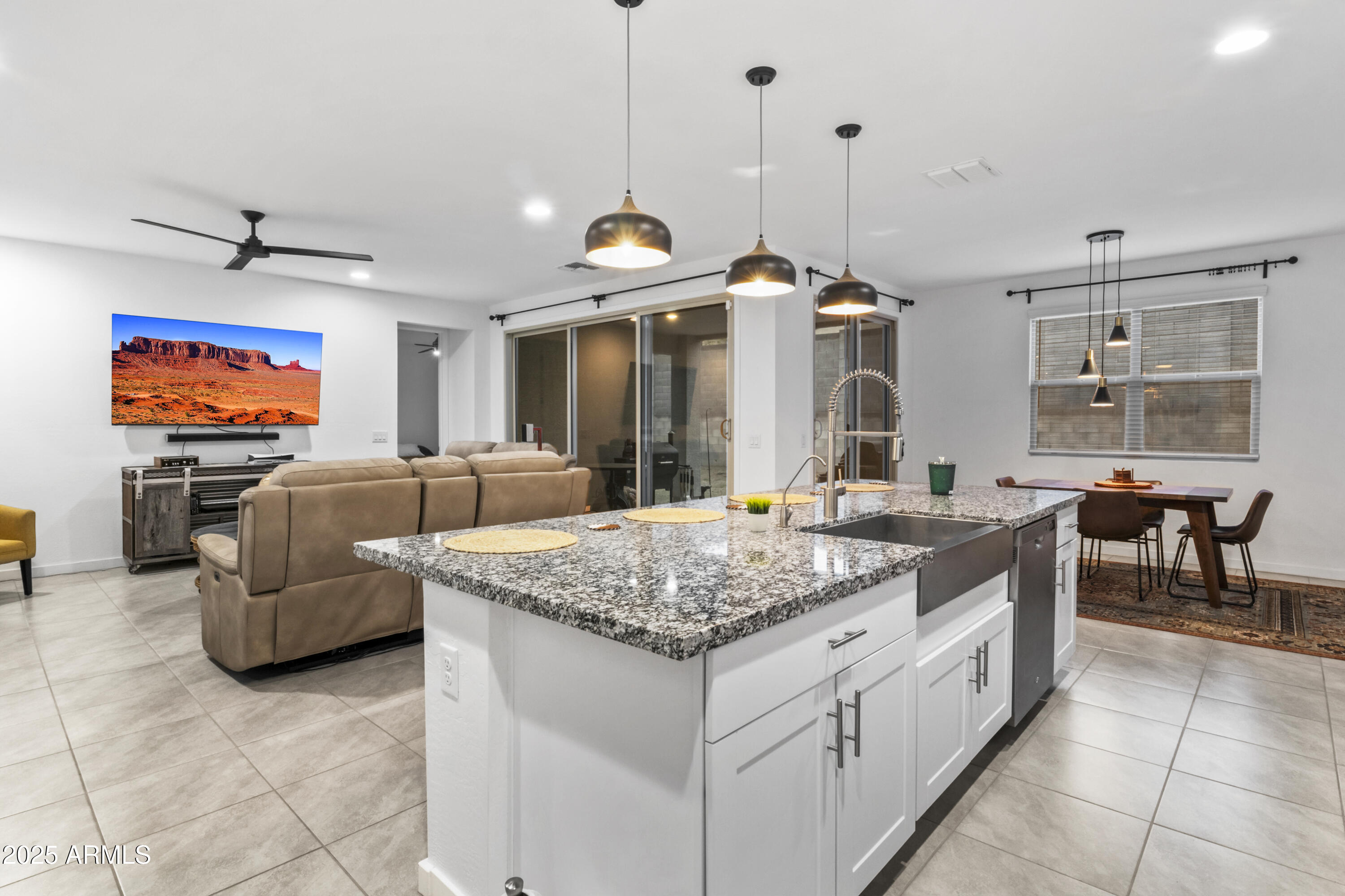 4587 W STICKLEAF Way