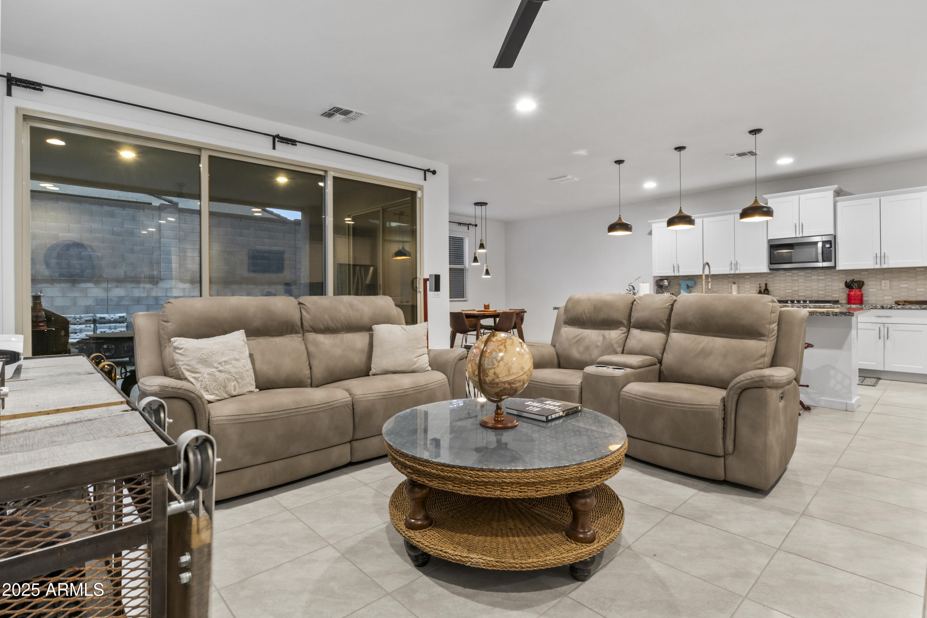 4587 W STICKLEAF Way