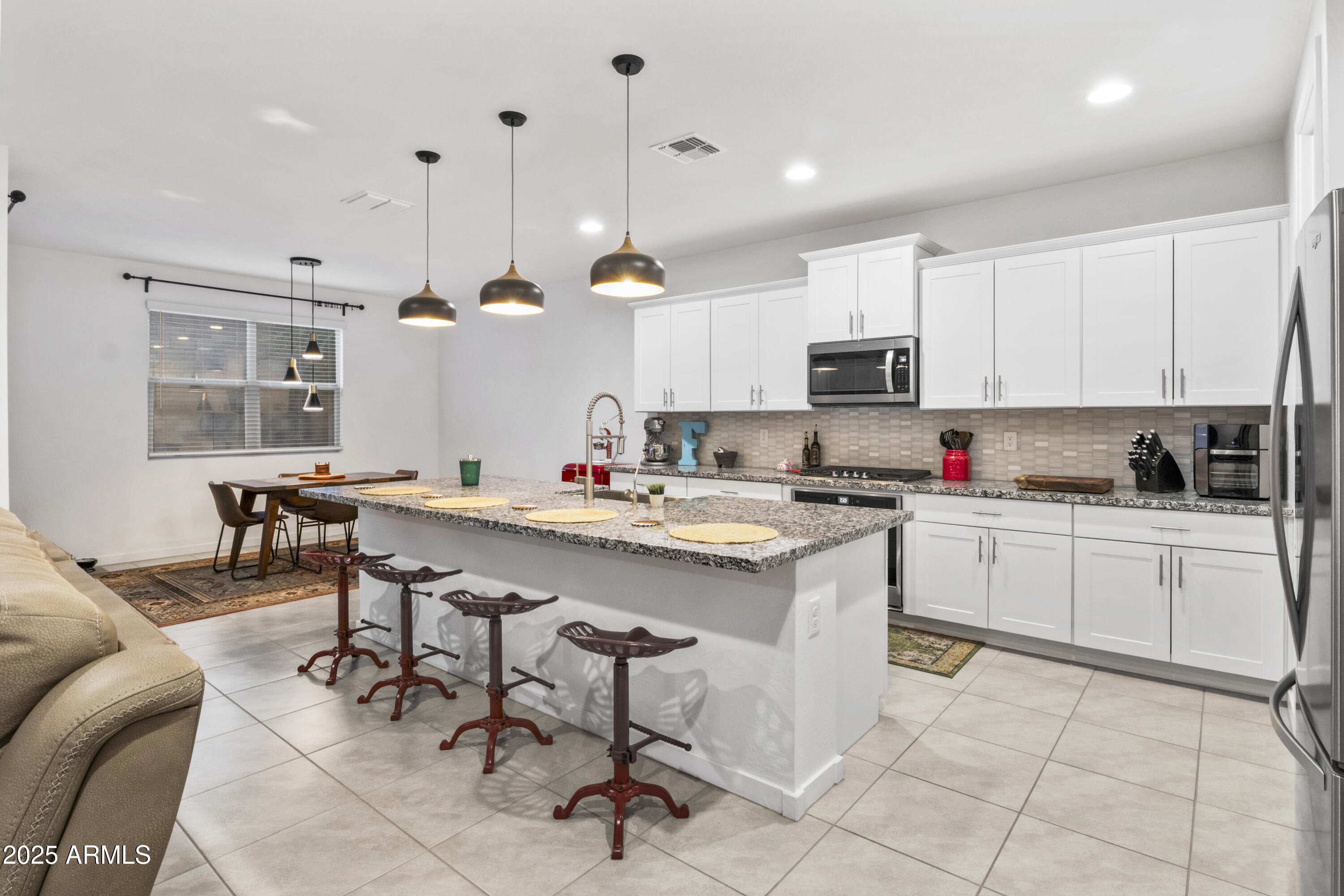 4587 W STICKLEAF Way