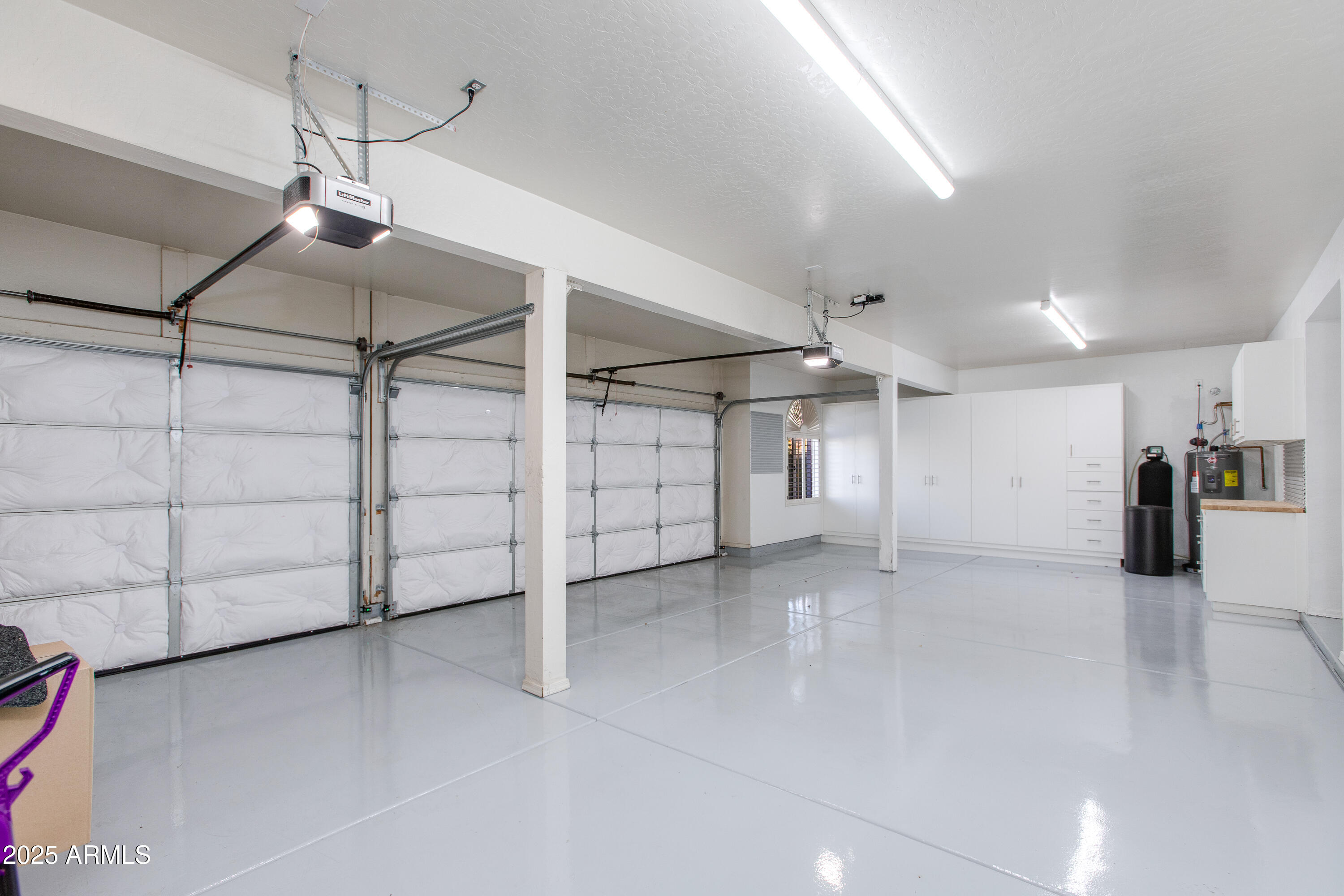 1331 E VOLTAIRE Avenue