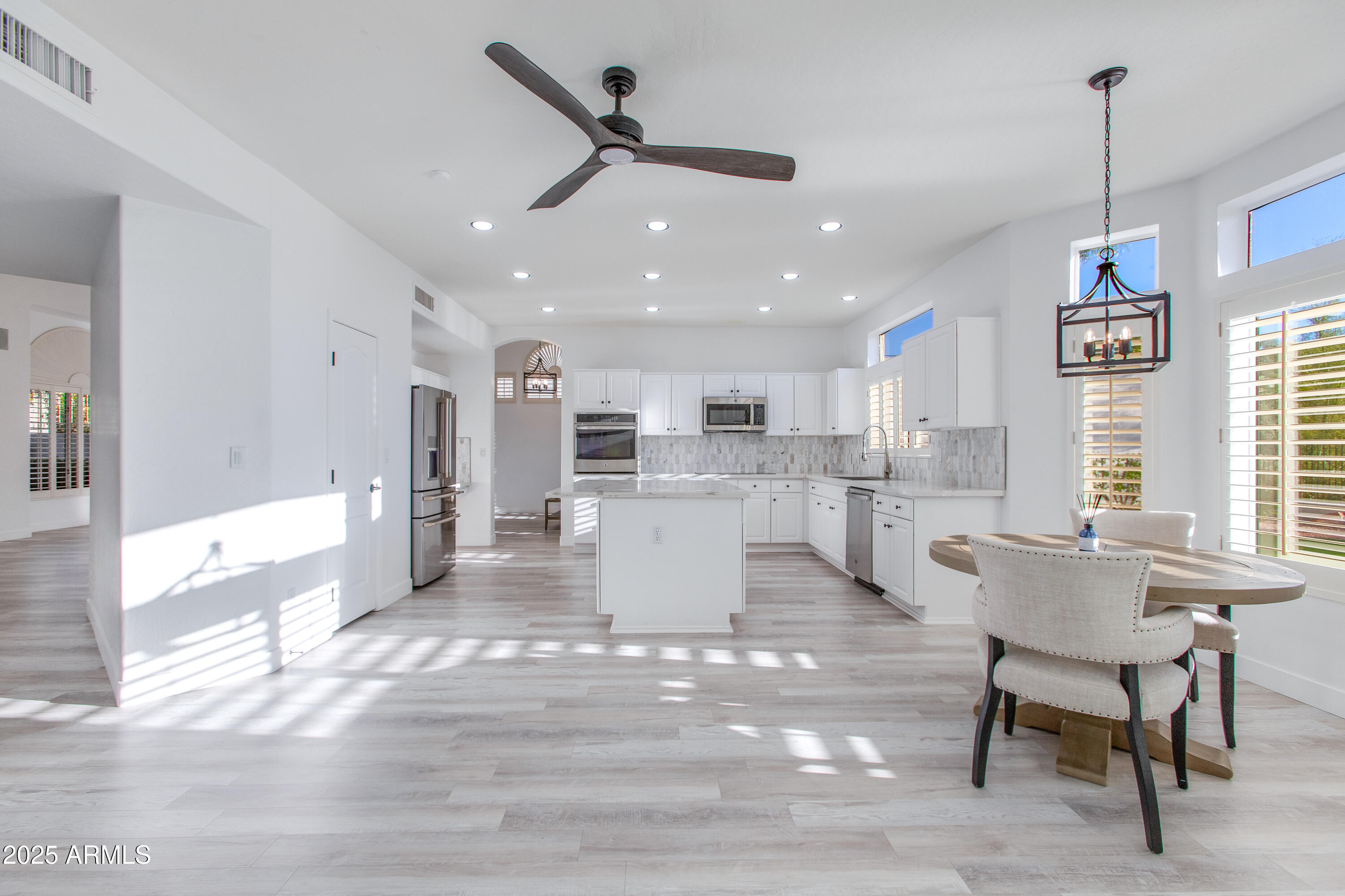 1331 E VOLTAIRE Avenue