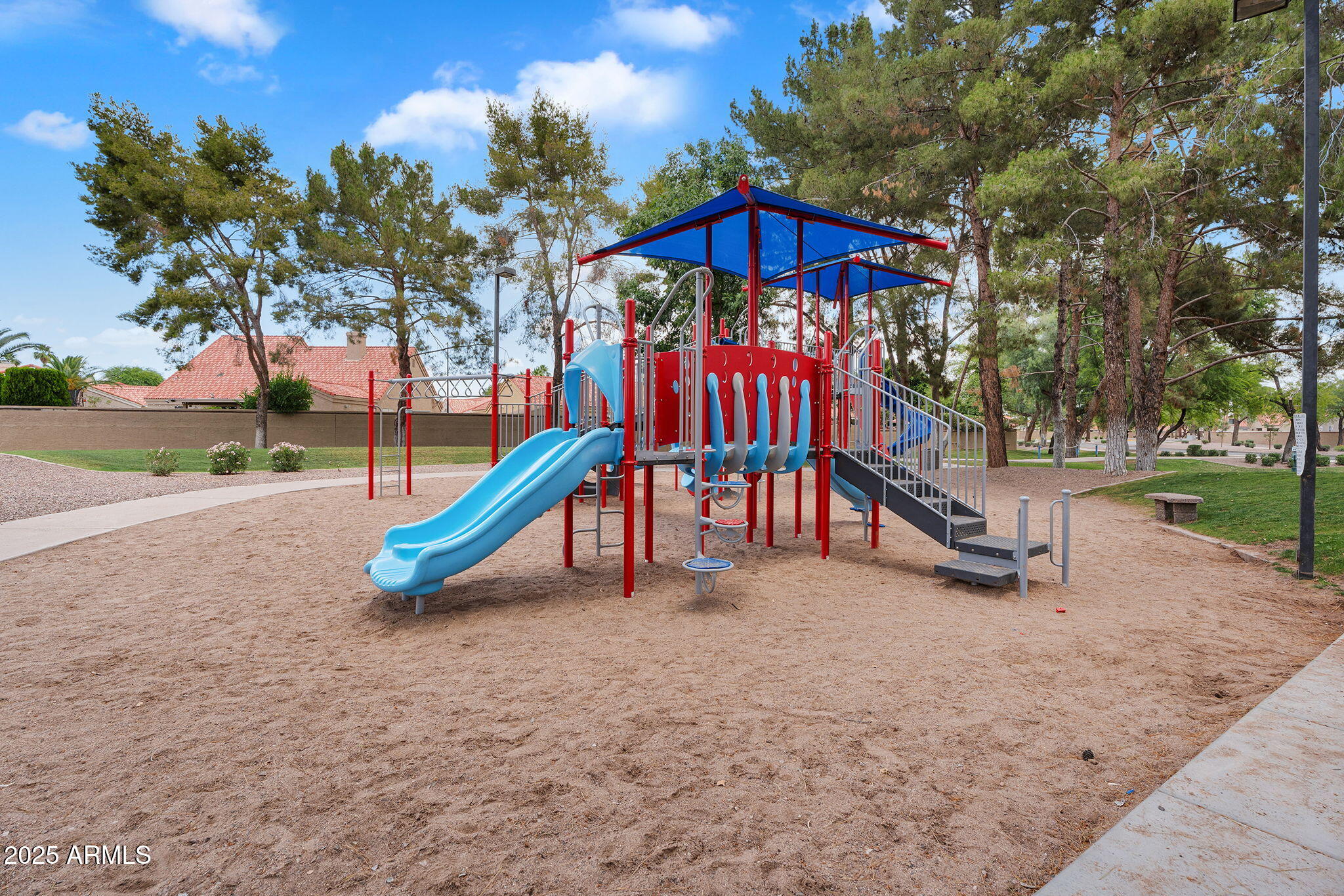 1510 E COMMERCE Avenue