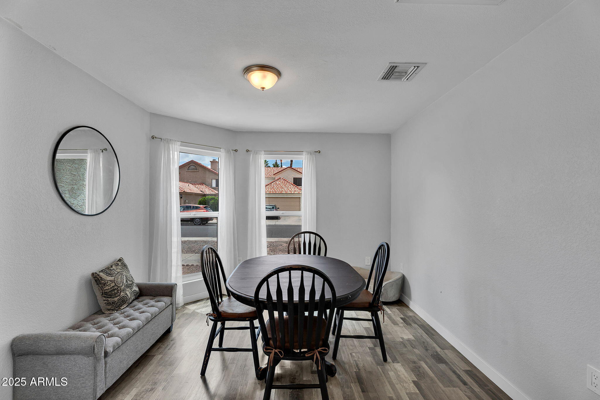 1510 E COMMERCE Avenue