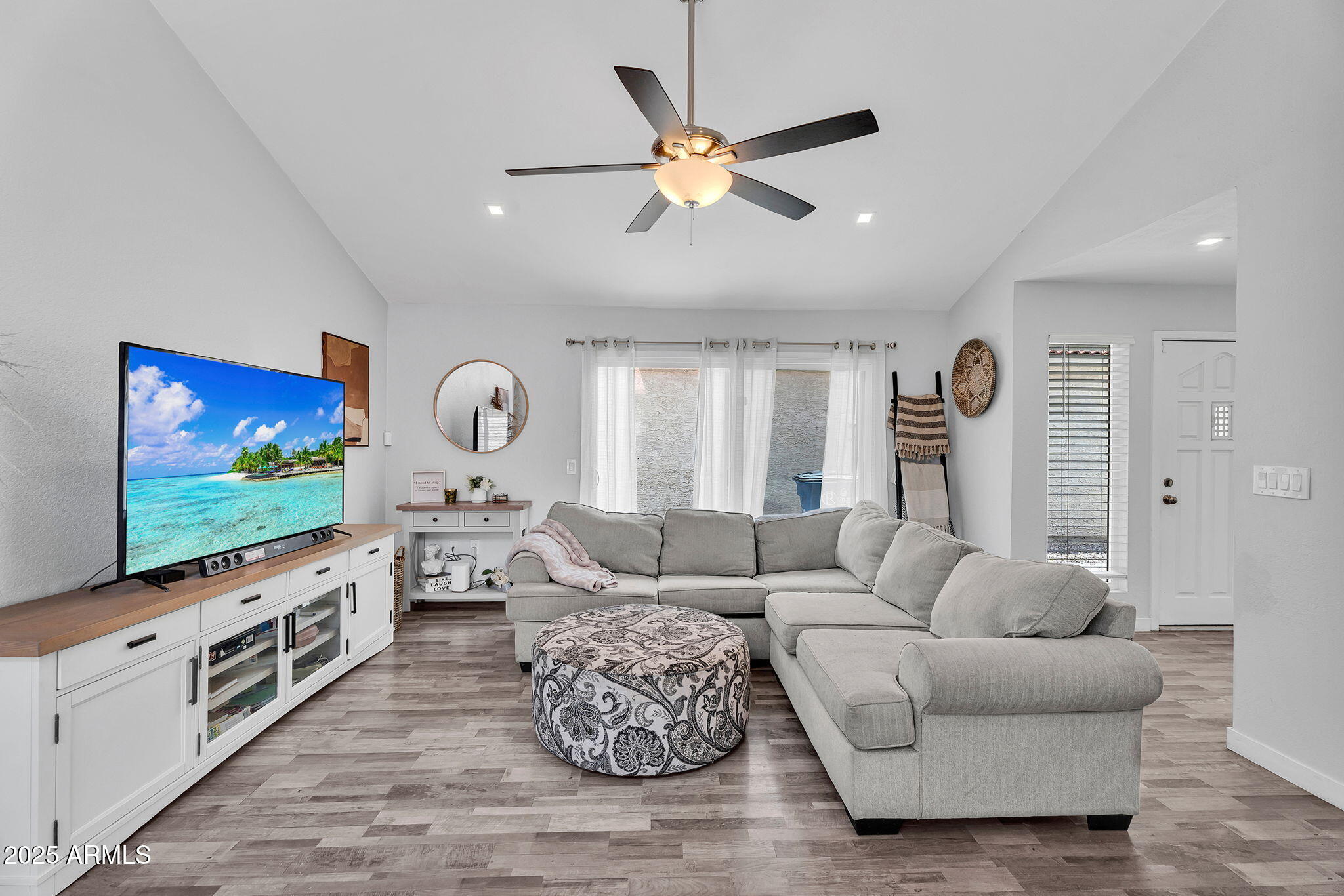 1510 E COMMERCE Avenue