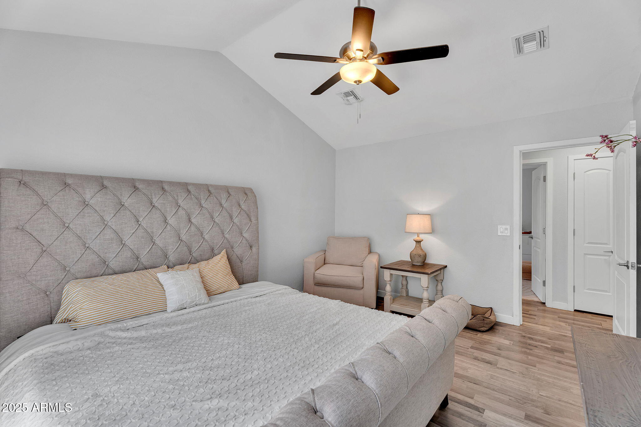 1510 E COMMERCE Avenue