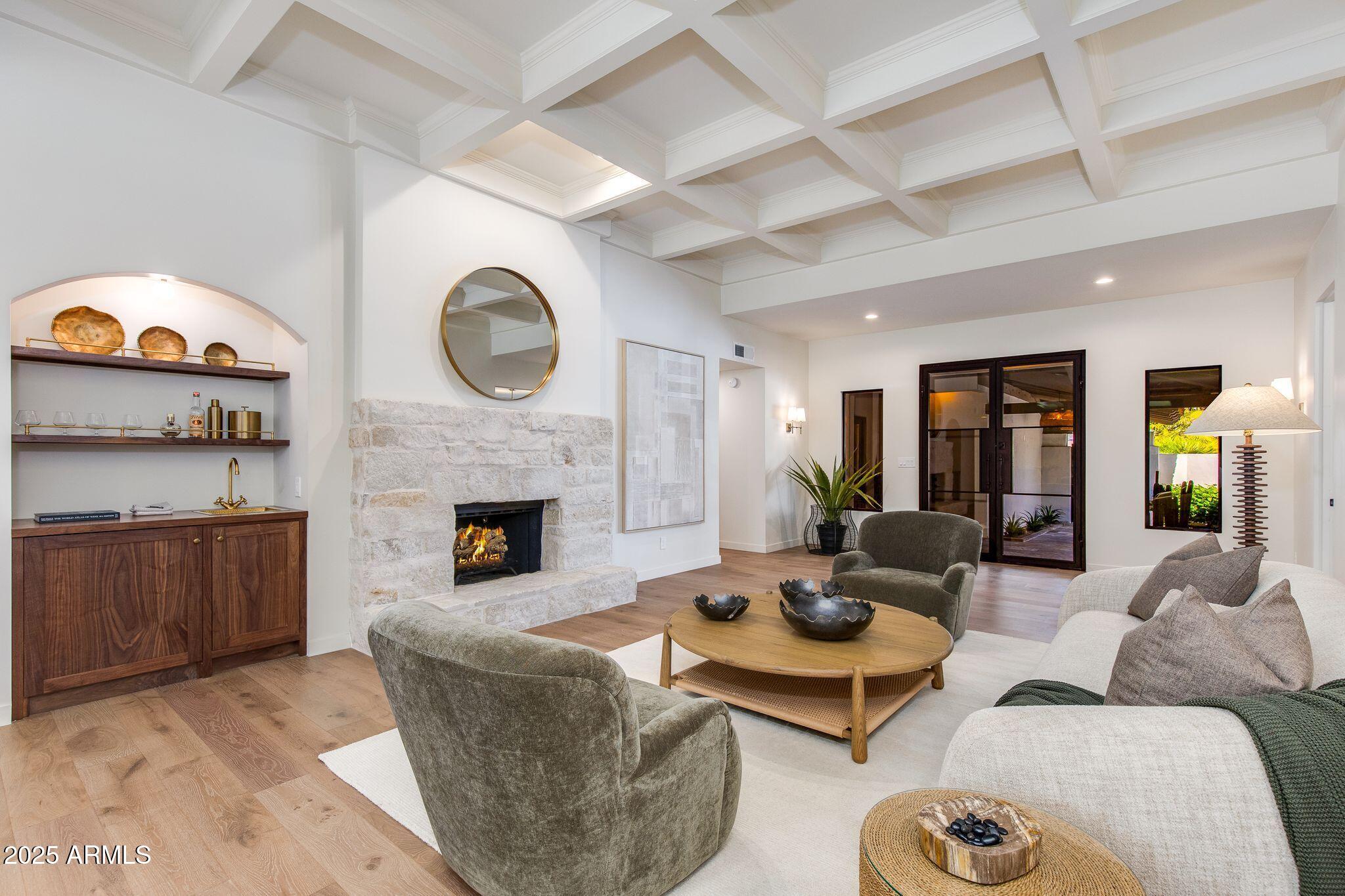 5800 N ECHO CANYON Lane