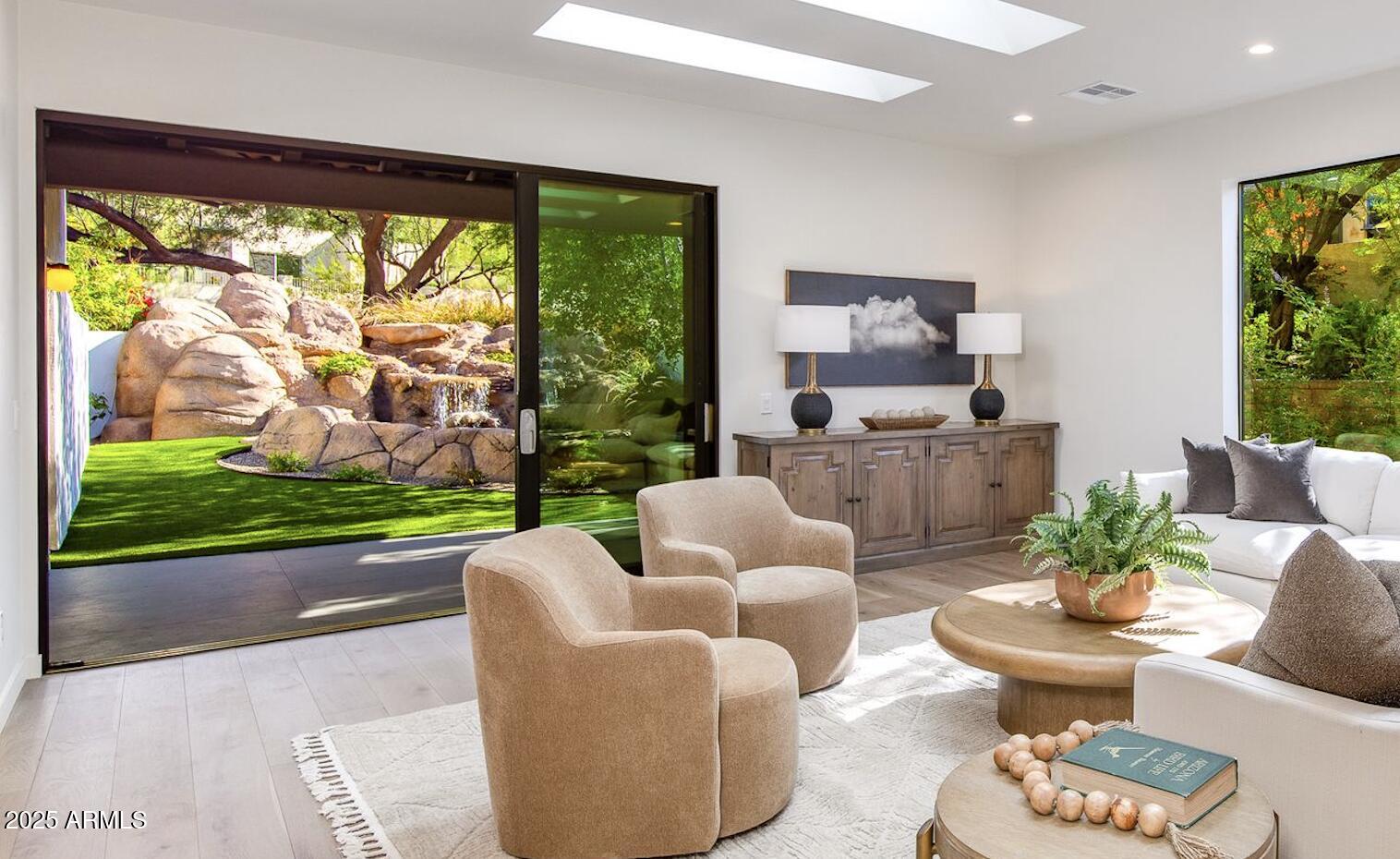 5800 N ECHO CANYON Lane