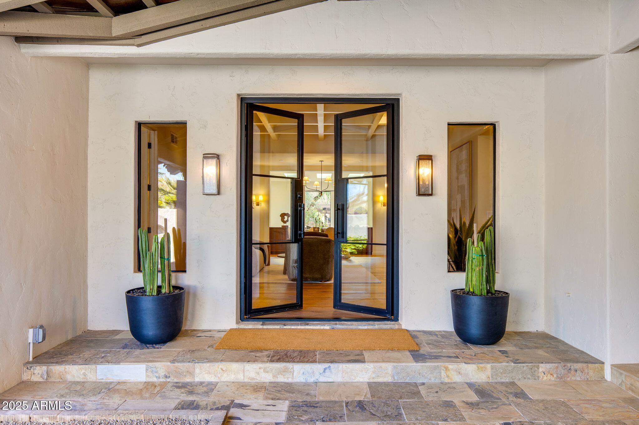 5800 N ECHO CANYON Lane