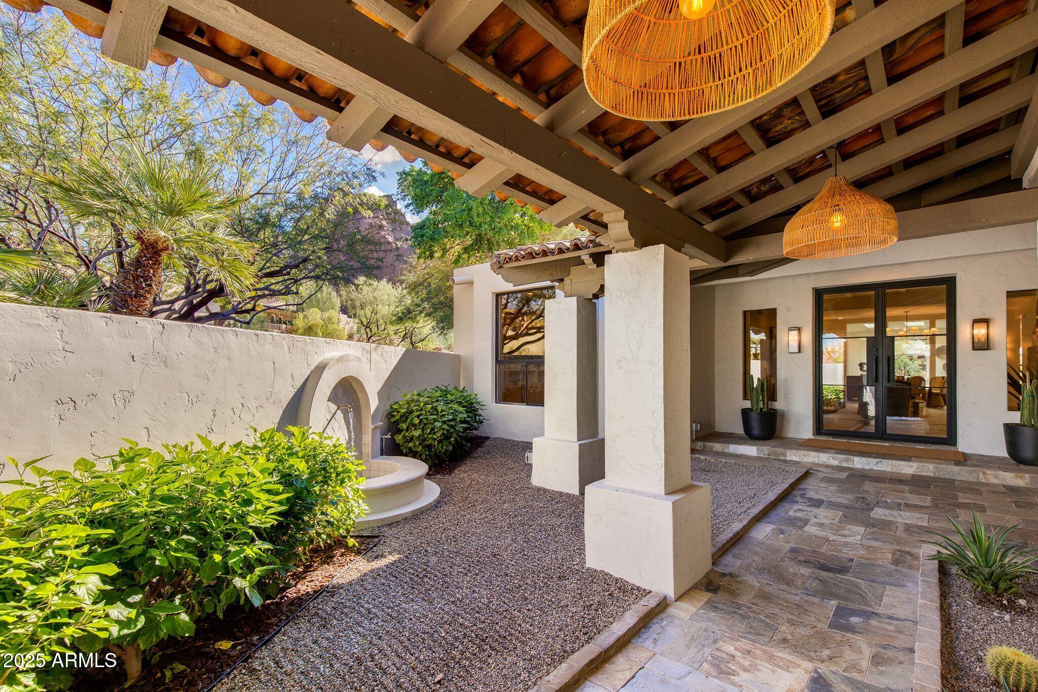 5800 N ECHO CANYON Lane