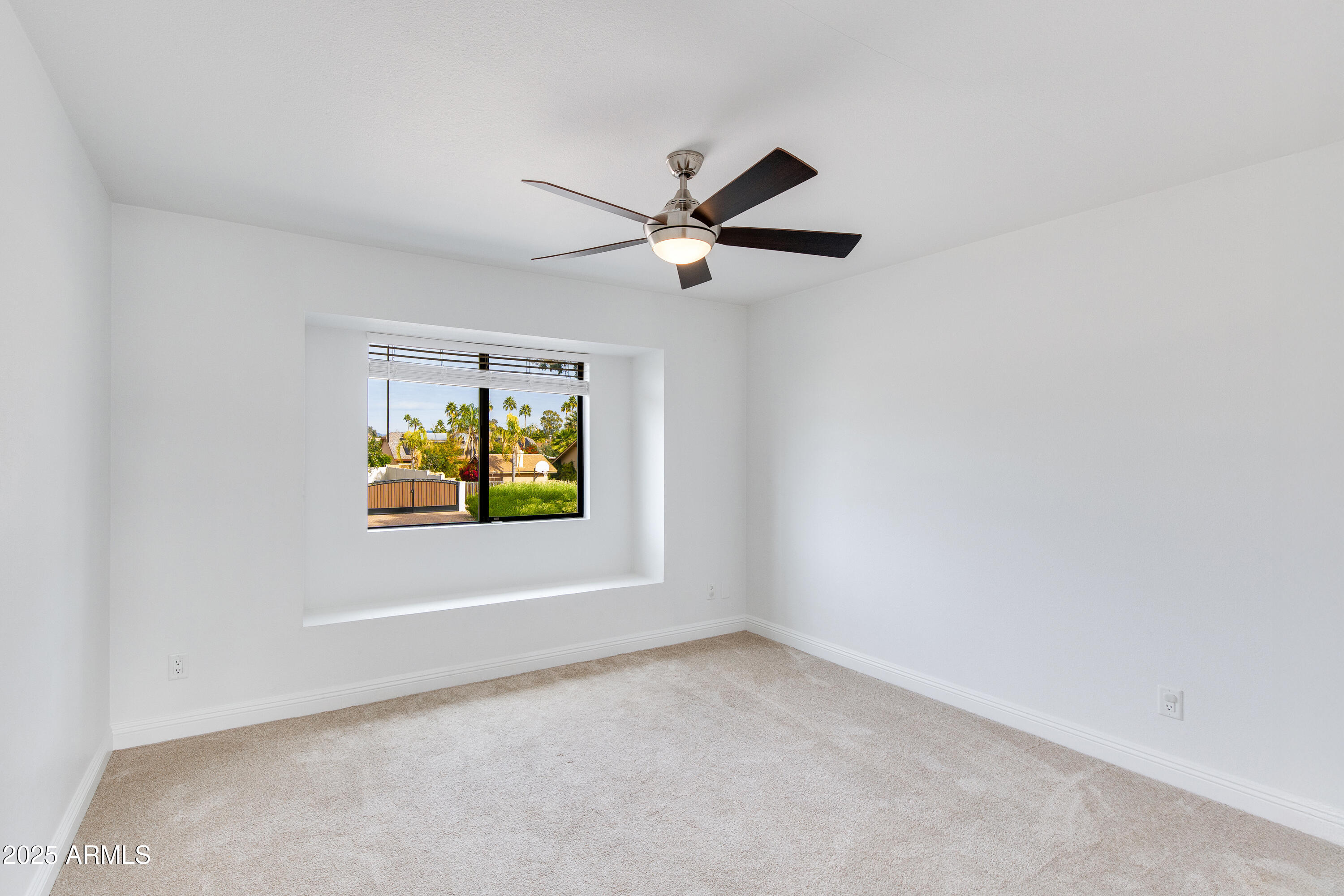 5201 E FELLARS Drive