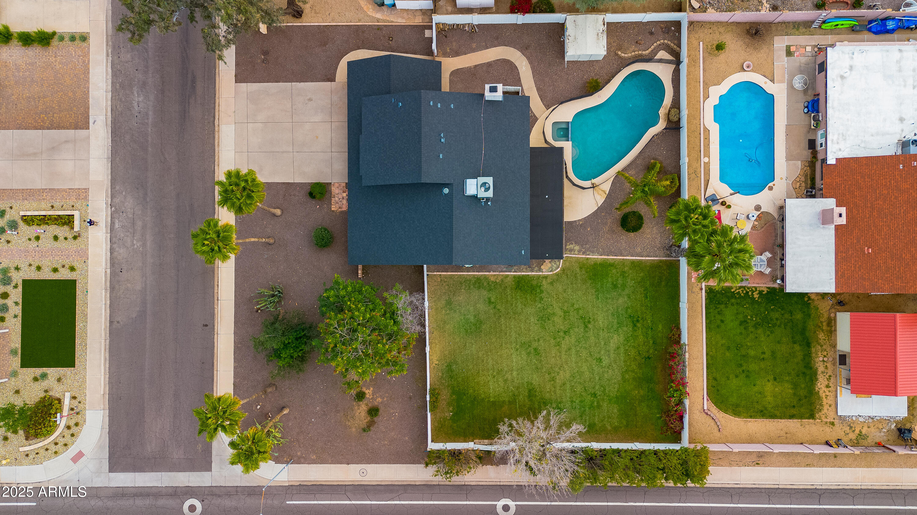 5201 E FELLARS Drive