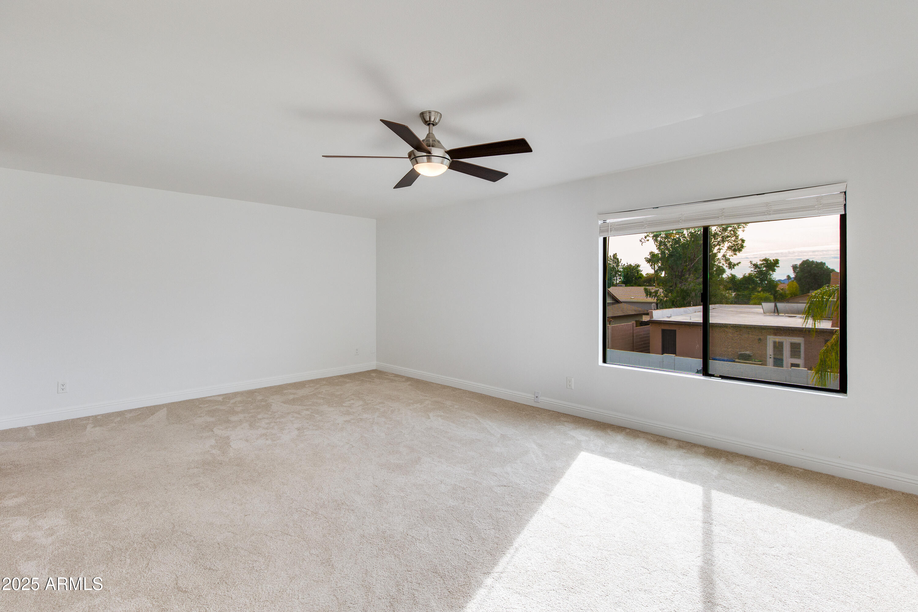 5201 E FELLARS Drive