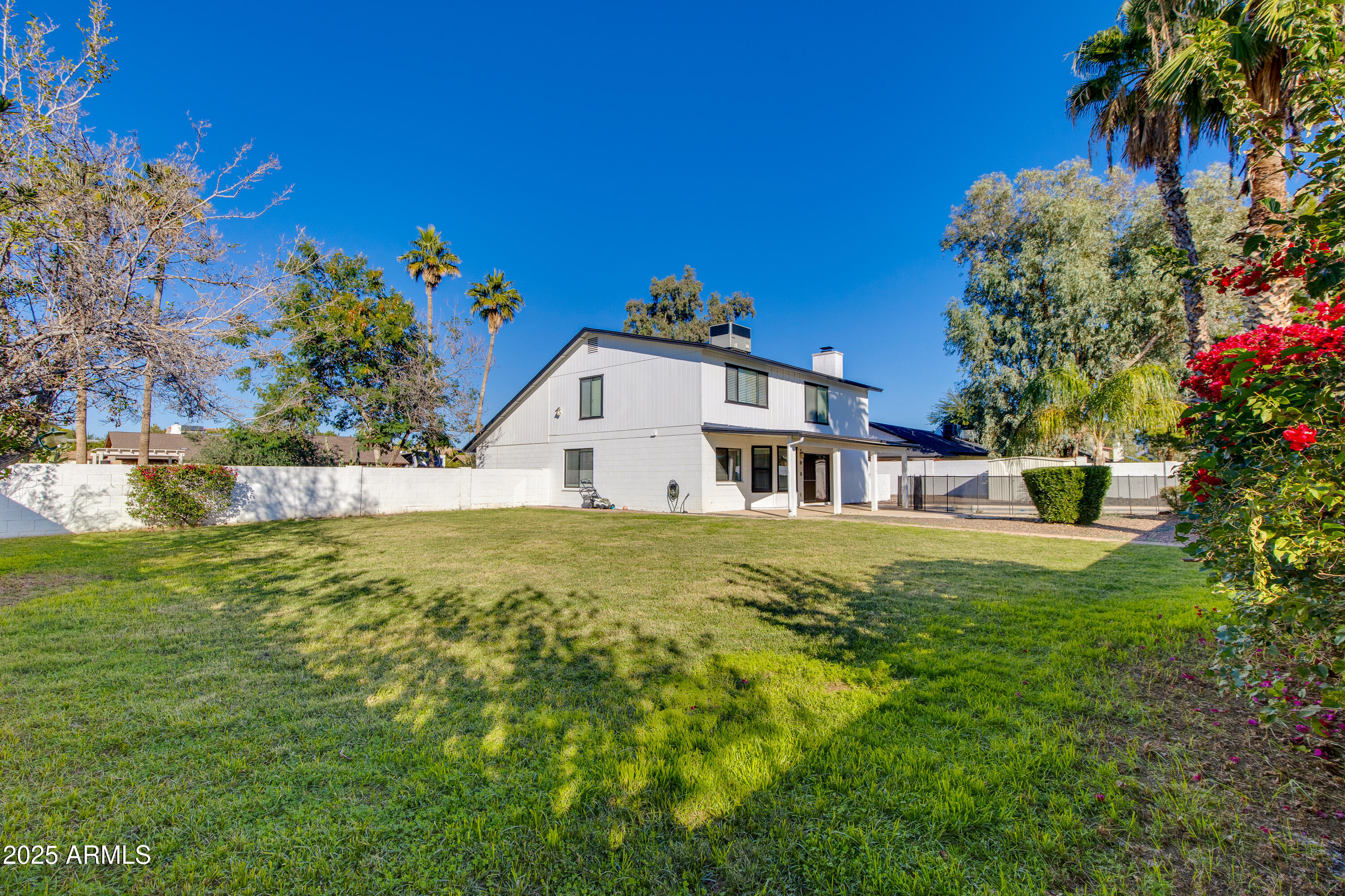 5201 E FELLARS Drive