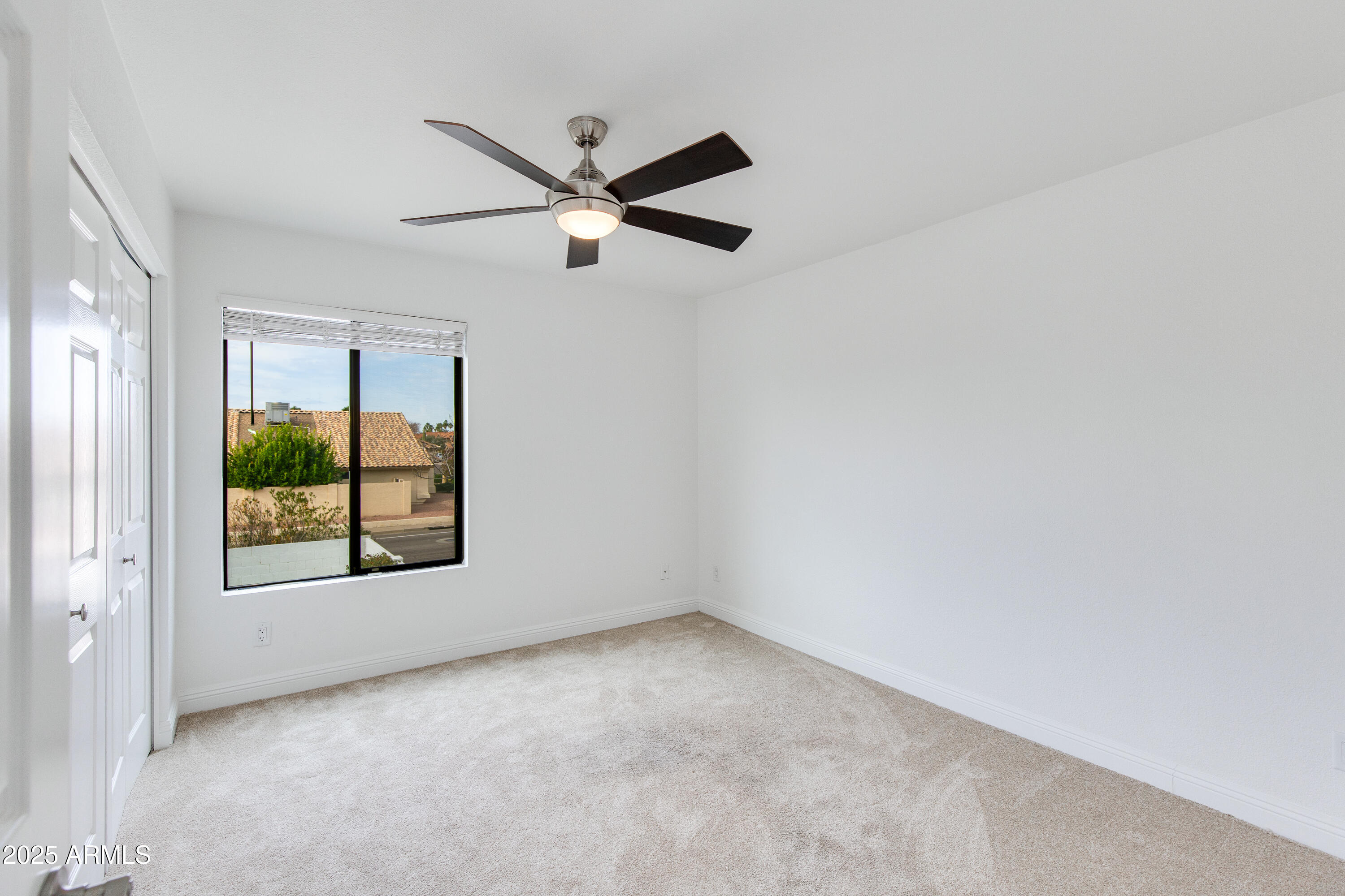 5201 E FELLARS Drive