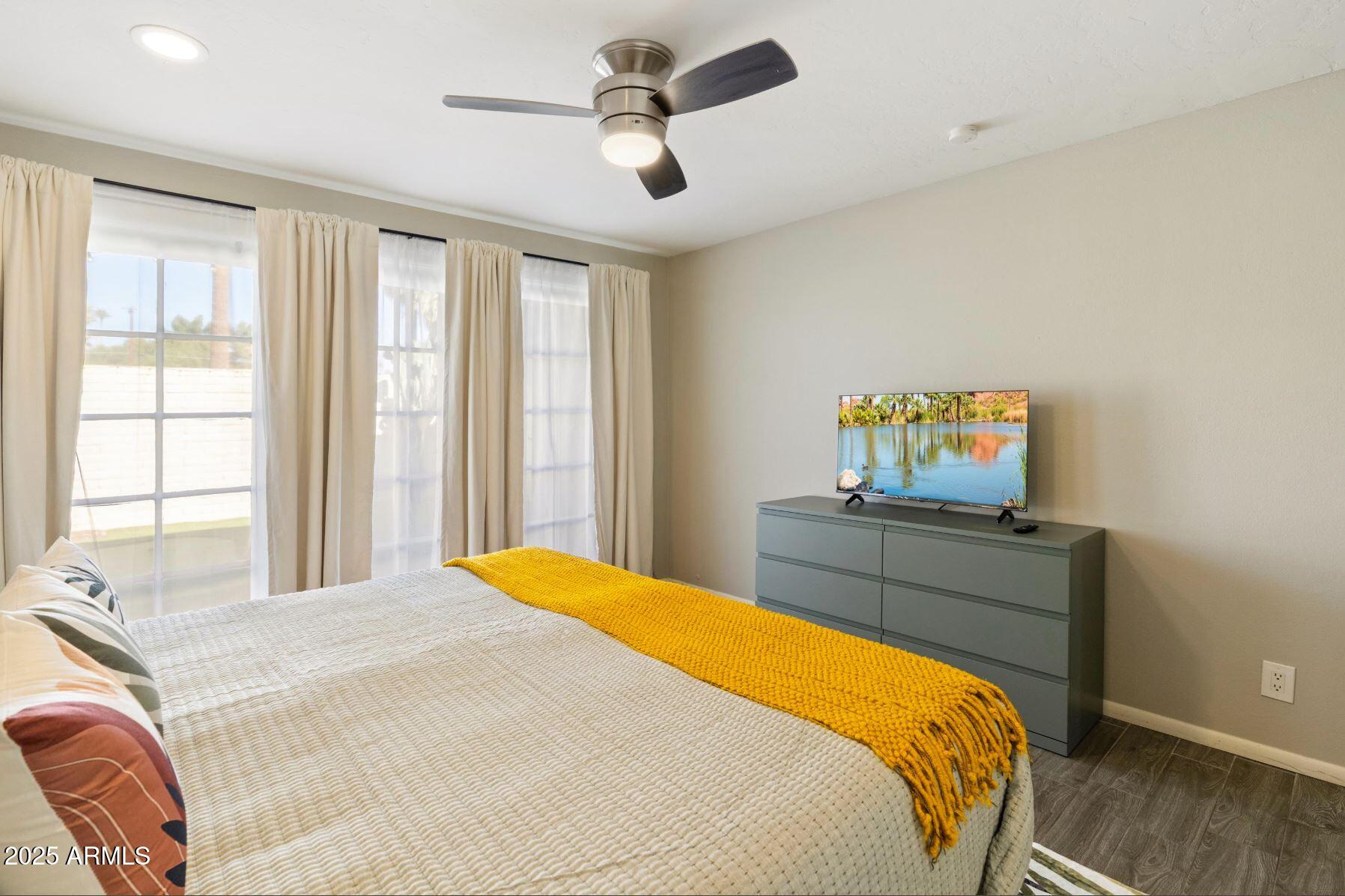 7802 E MACKENZIE Drive