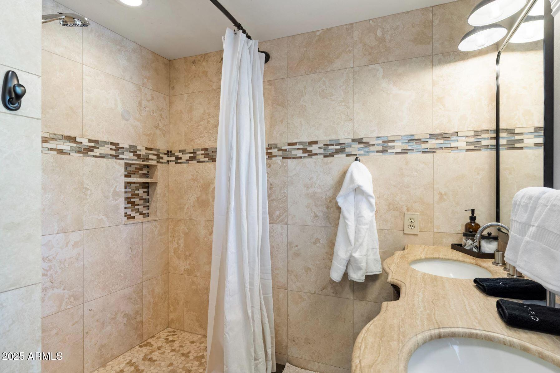 7802 E MACKENZIE Drive