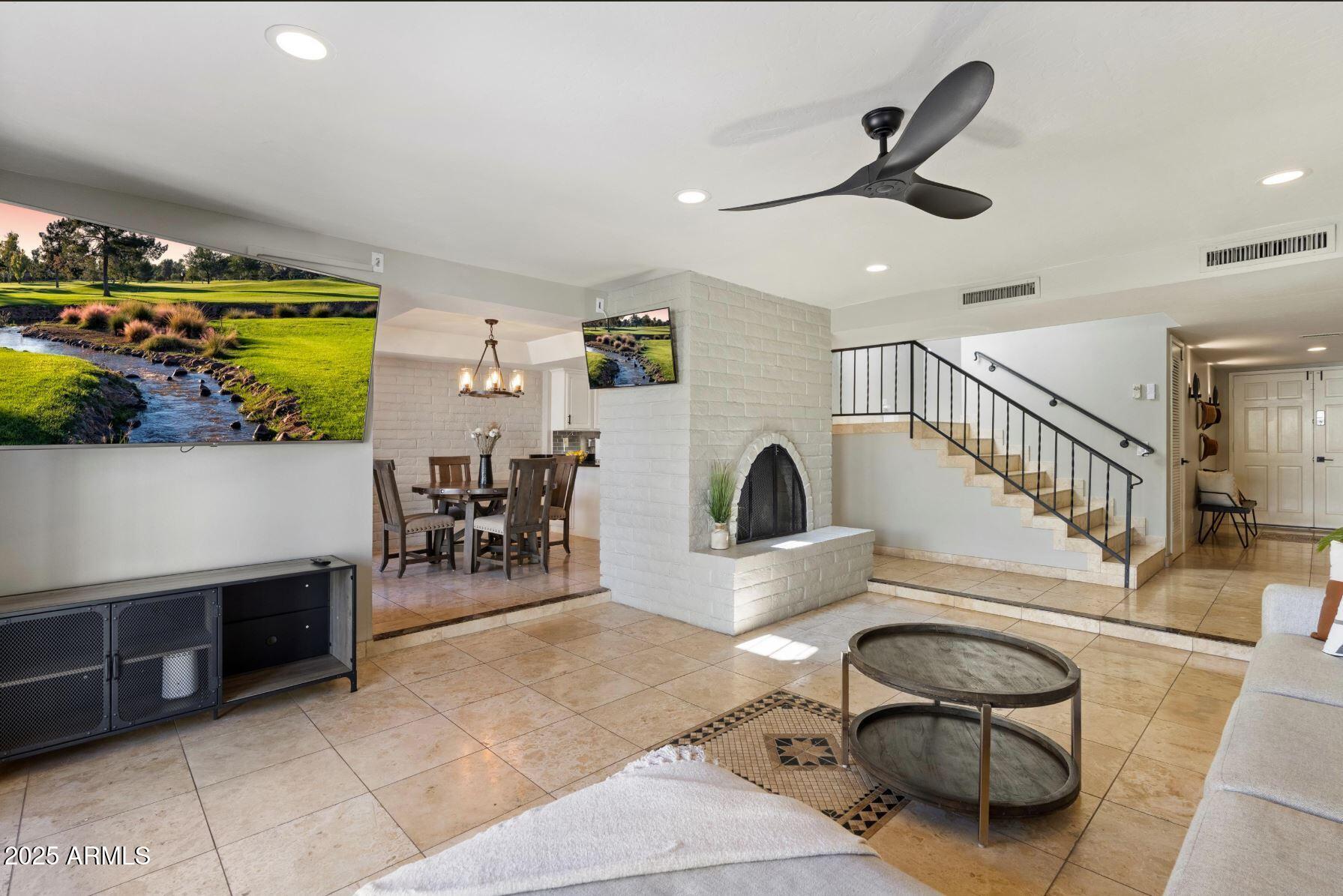 7802 E MACKENZIE Drive