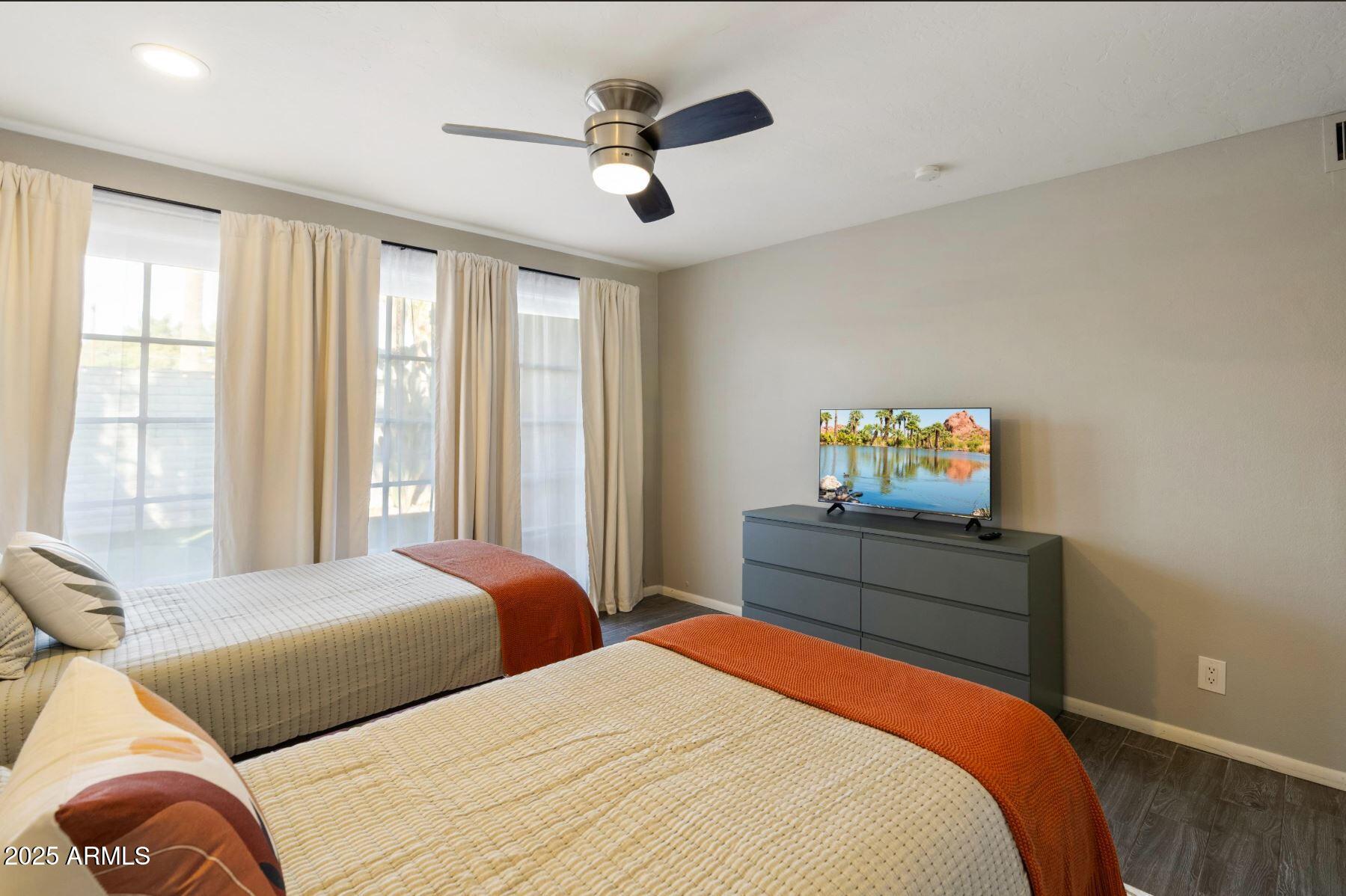 7802 E MACKENZIE Drive