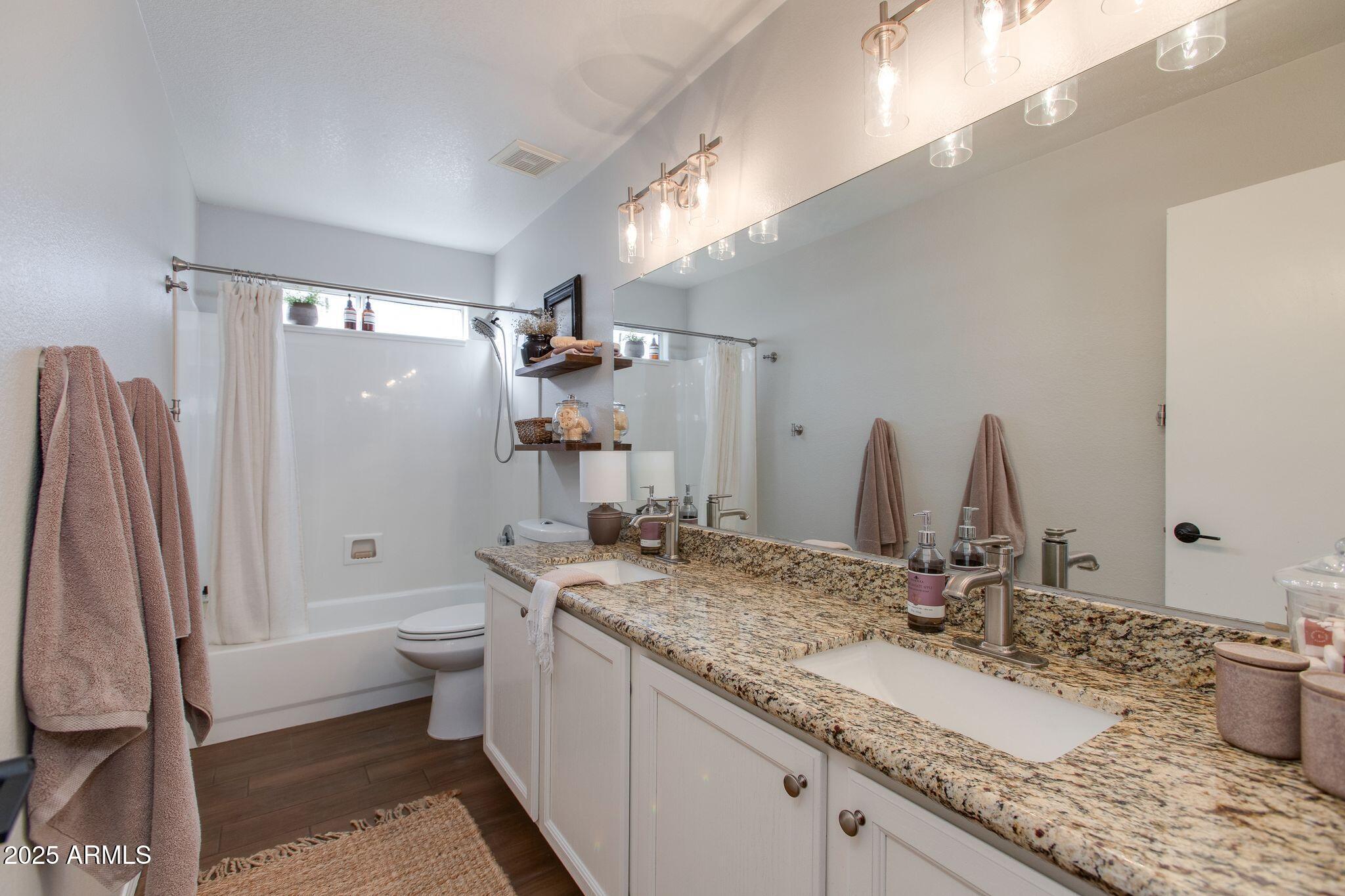 7458 E HANNIBAL Street