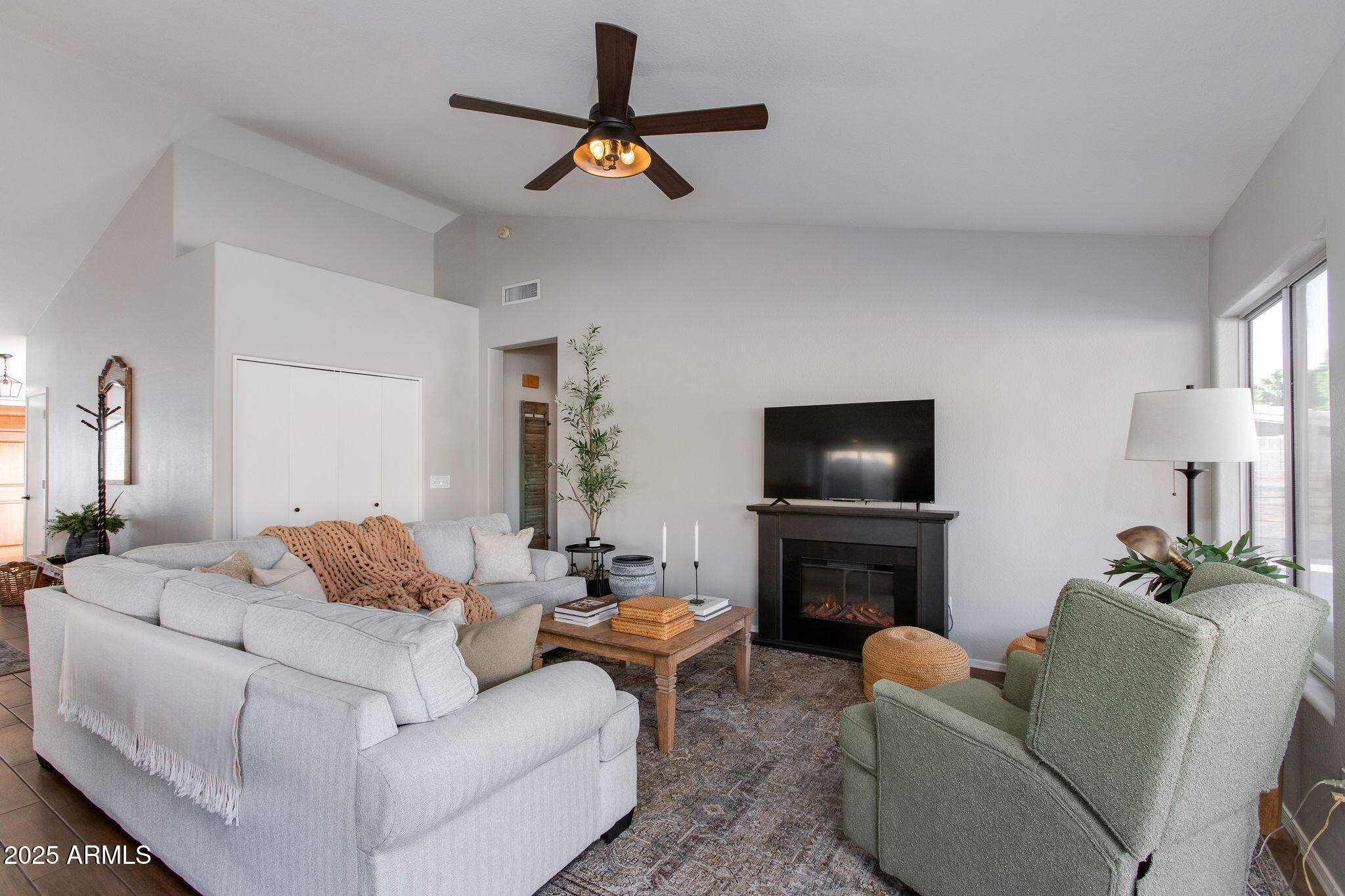 7458 E HANNIBAL Street