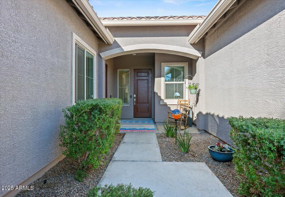 18562 W Thistle Landing Drive