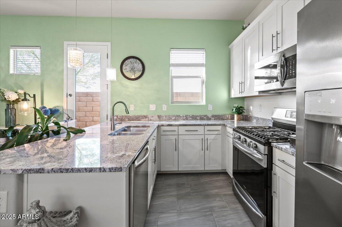 18562 W Thistle Landing Drive