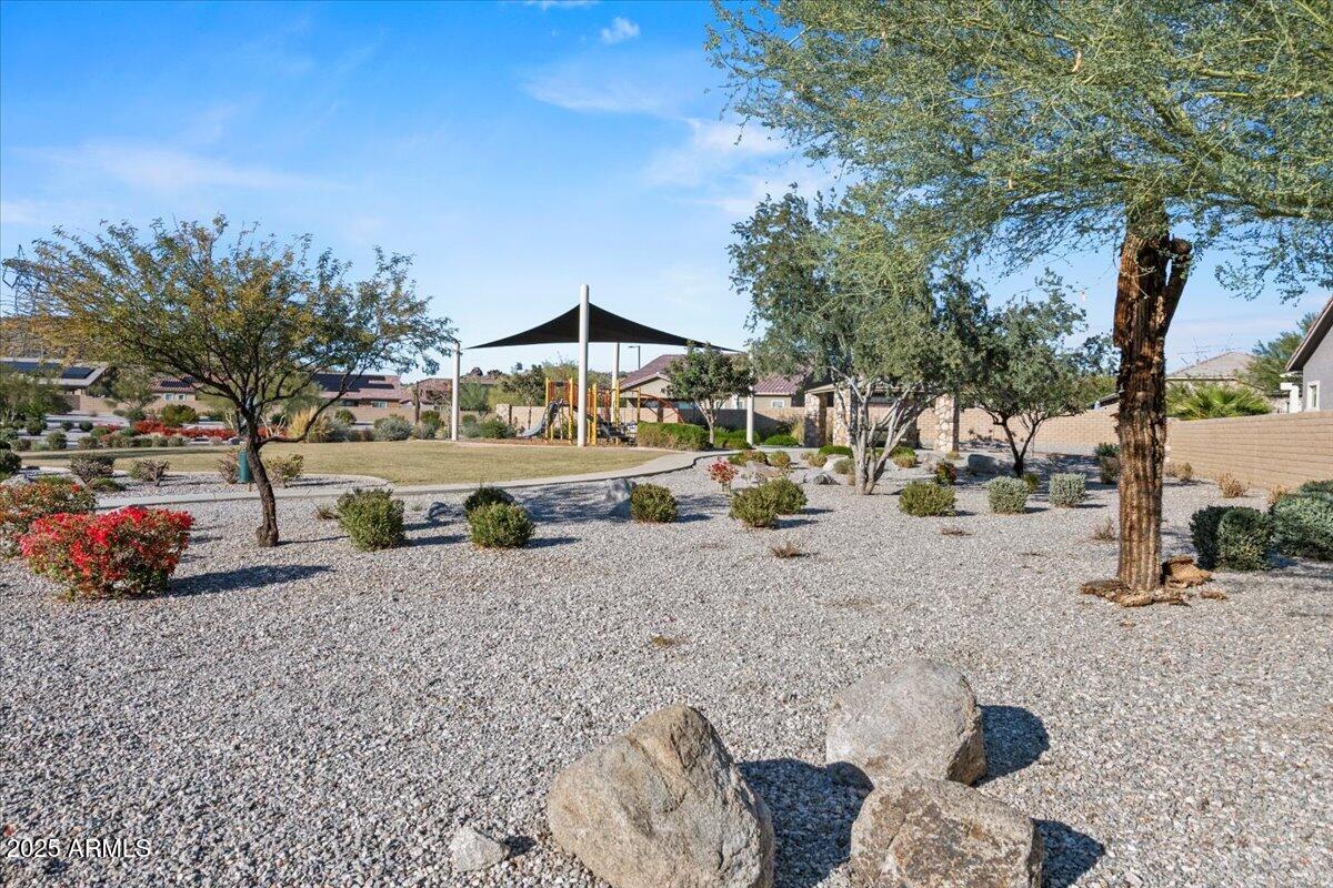 18562 W Thistle Landing Drive