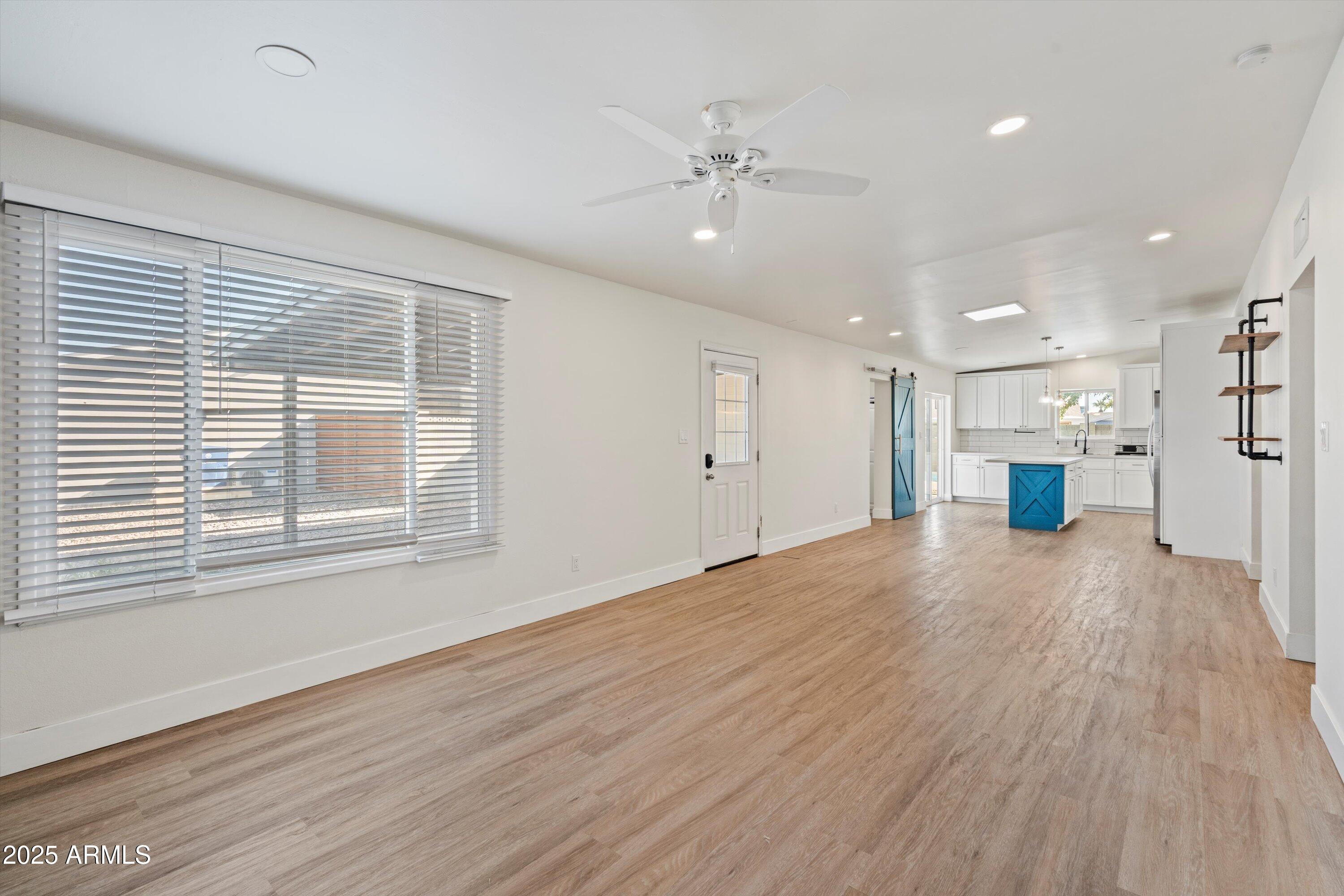 1939 E ALAMEDA Drive