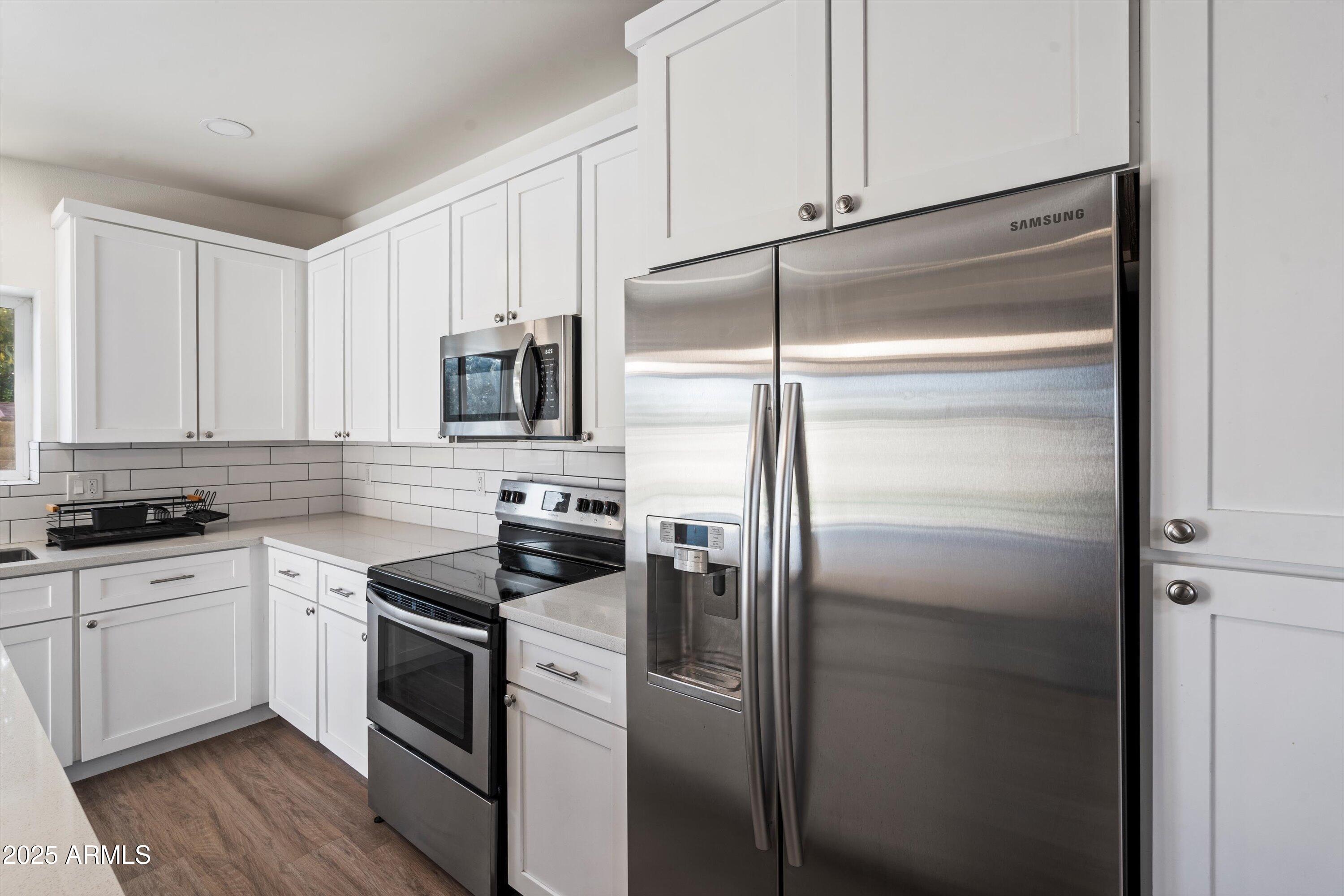 1939 E ALAMEDA Drive