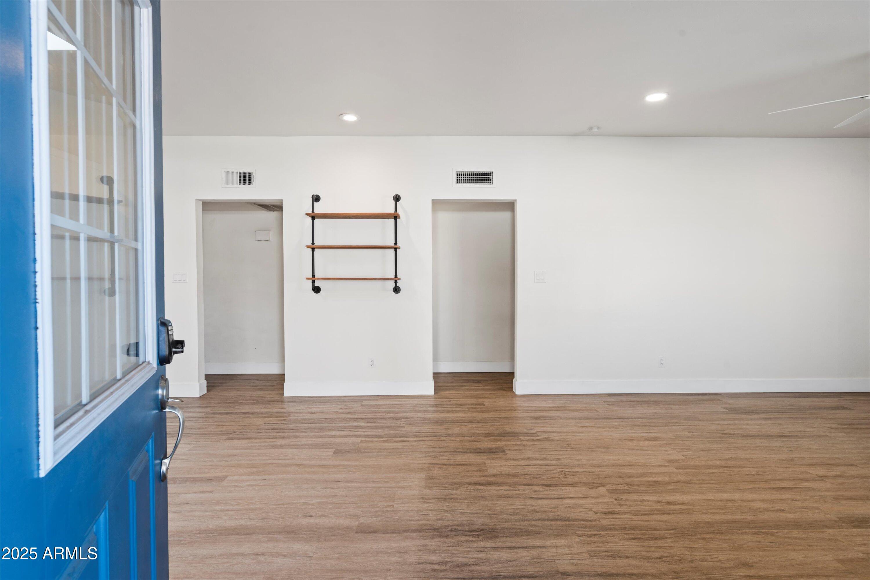 1939 E ALAMEDA Drive