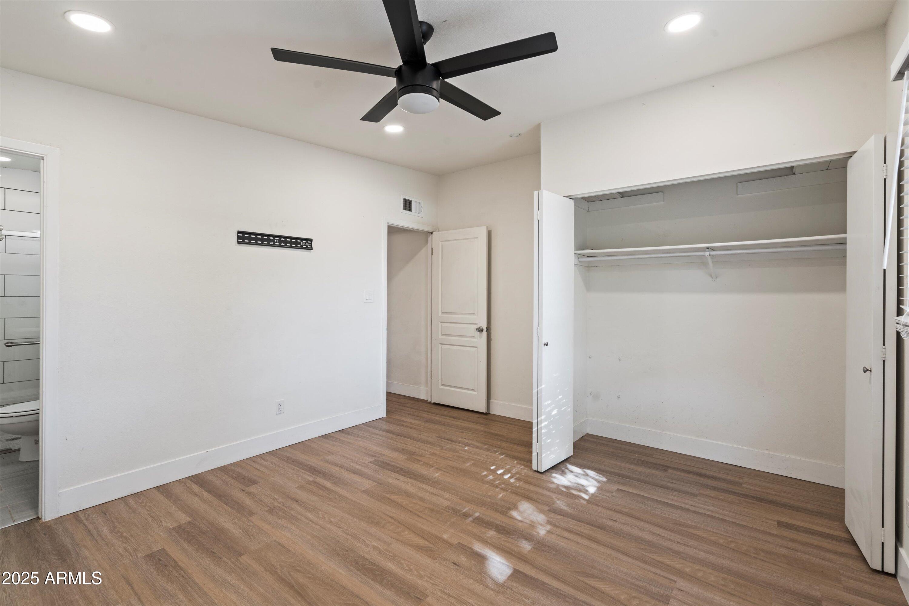 1939 E ALAMEDA Drive