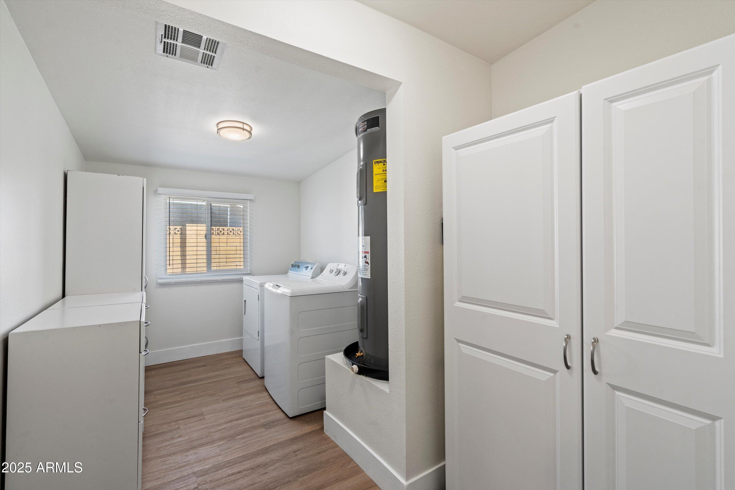 1939 E ALAMEDA Drive