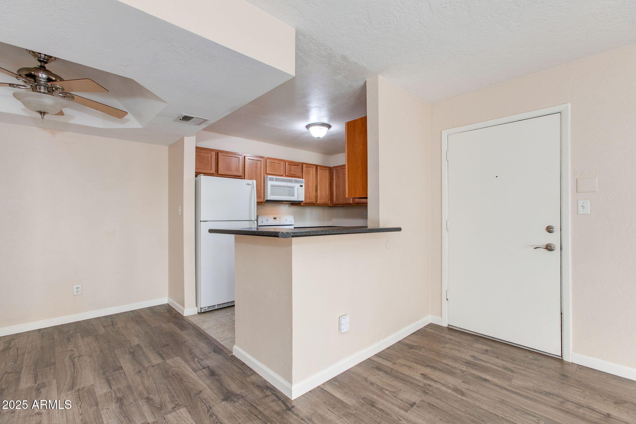 3845 E GREENWAY Road 107