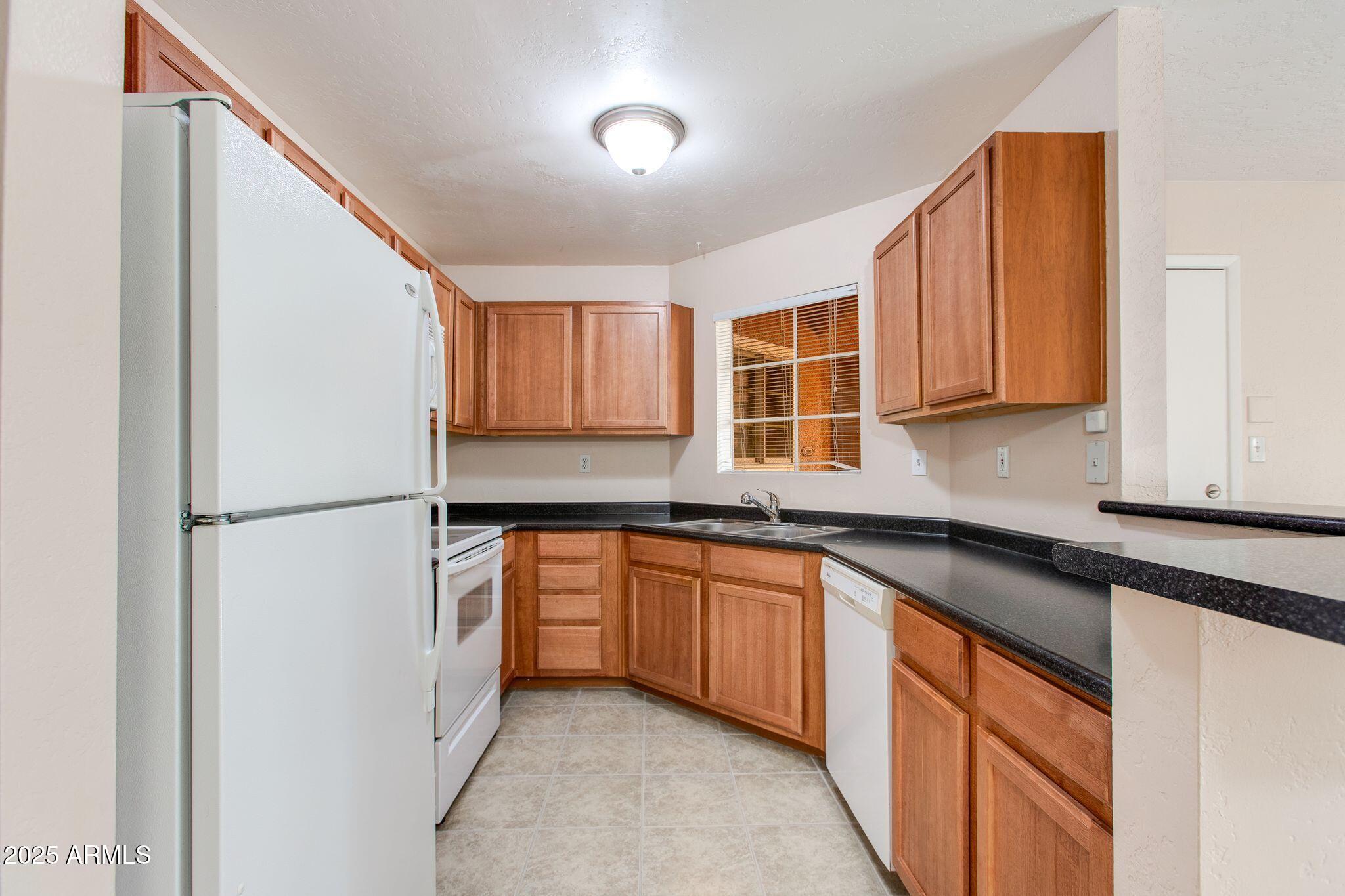 3845 E GREENWAY Road 107