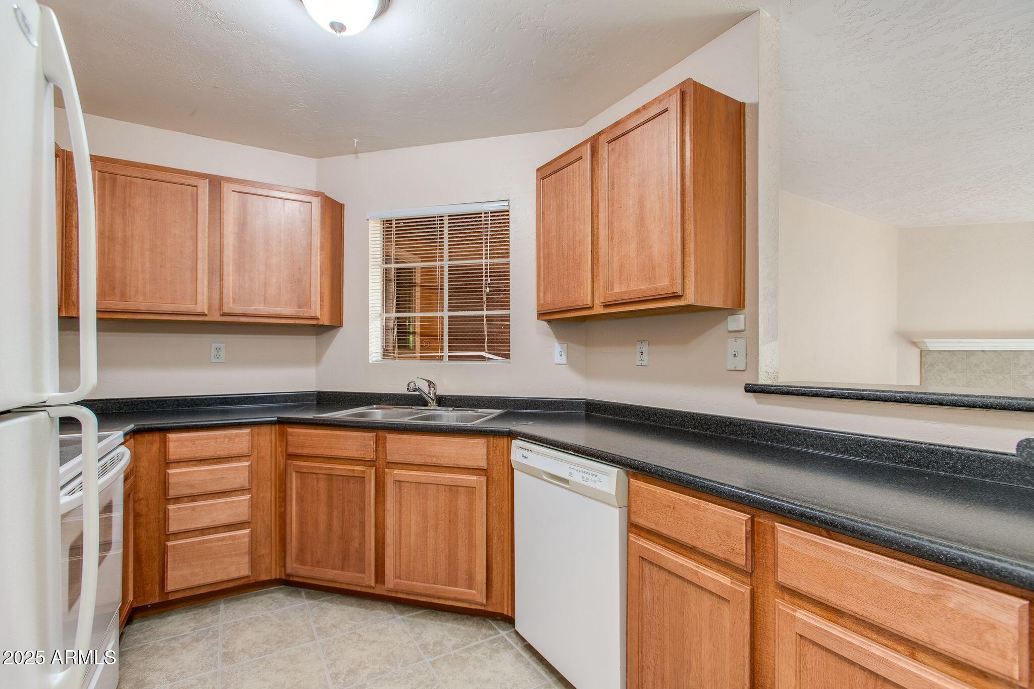 3845 E GREENWAY Road 107