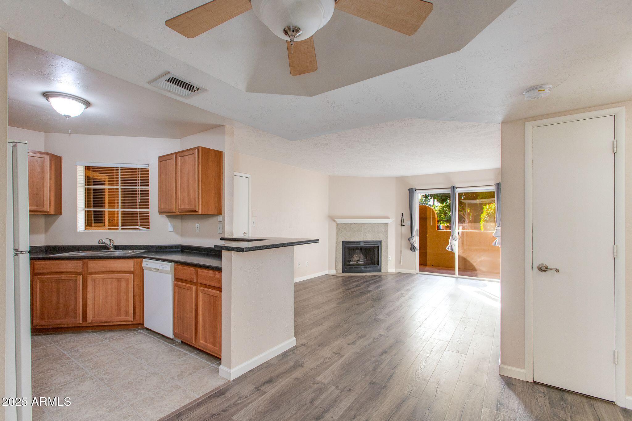 3845 E GREENWAY Road 107