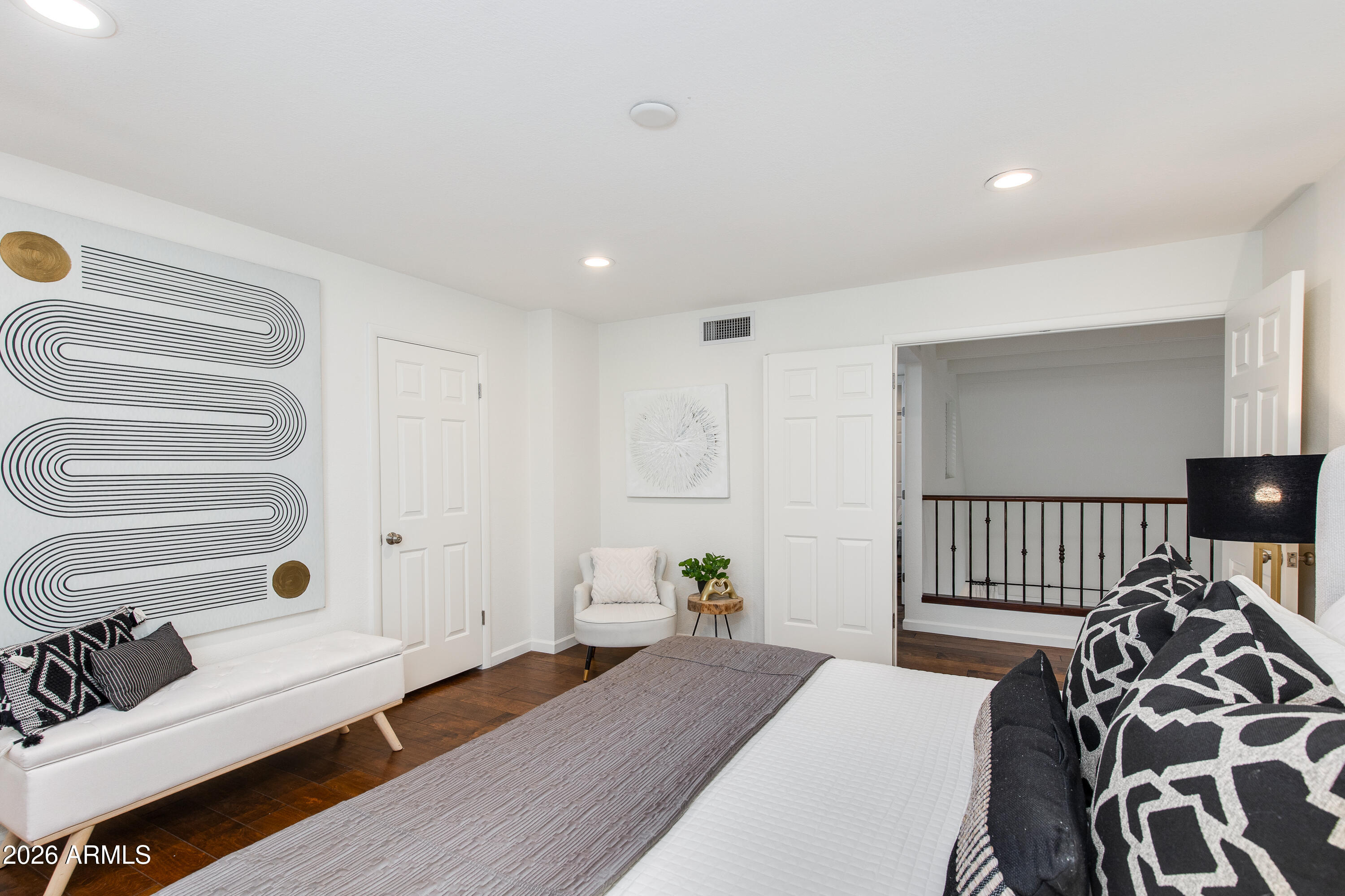 10 W GEORGIA Avenue 6