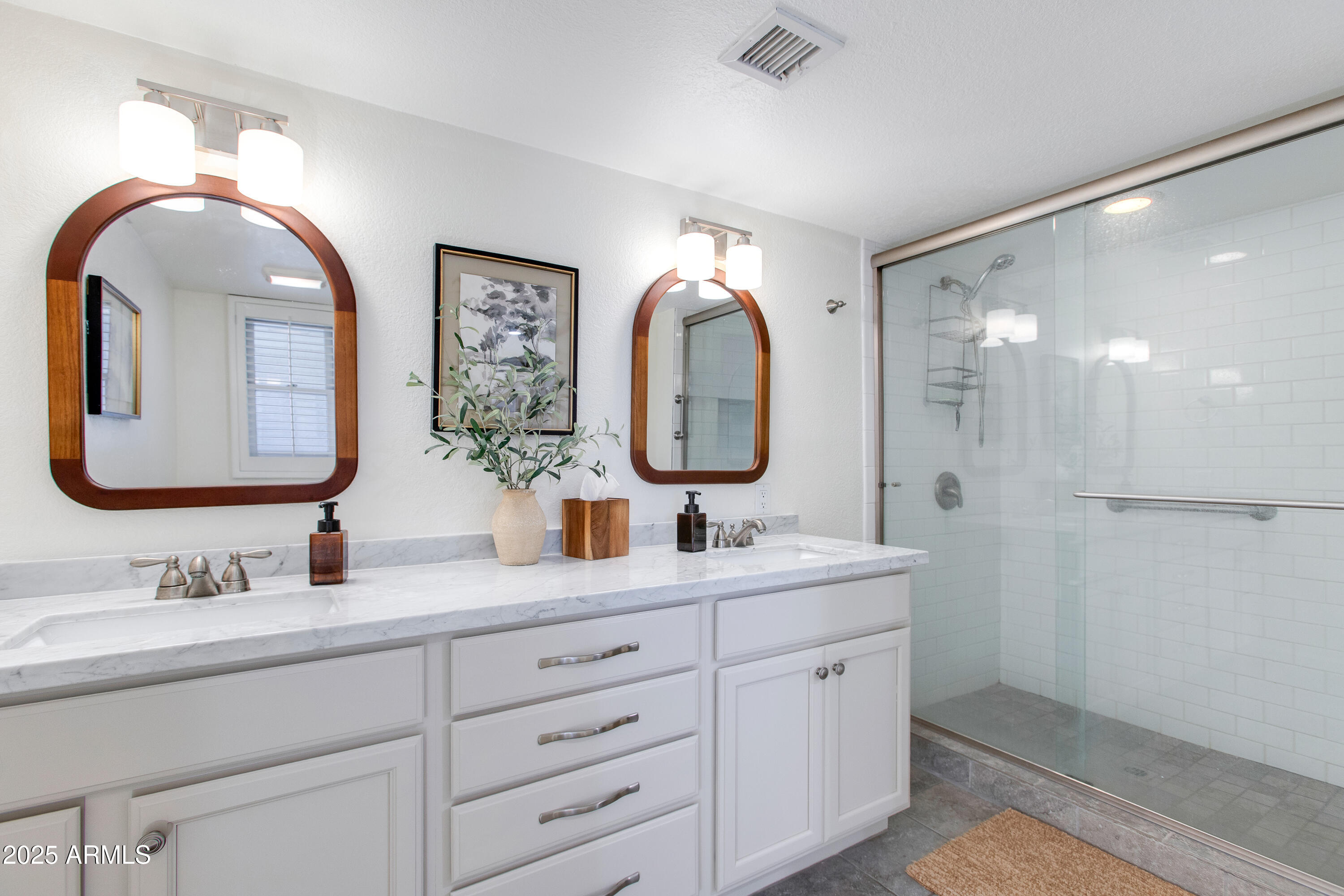 10 W GEORGIA Avenue 6