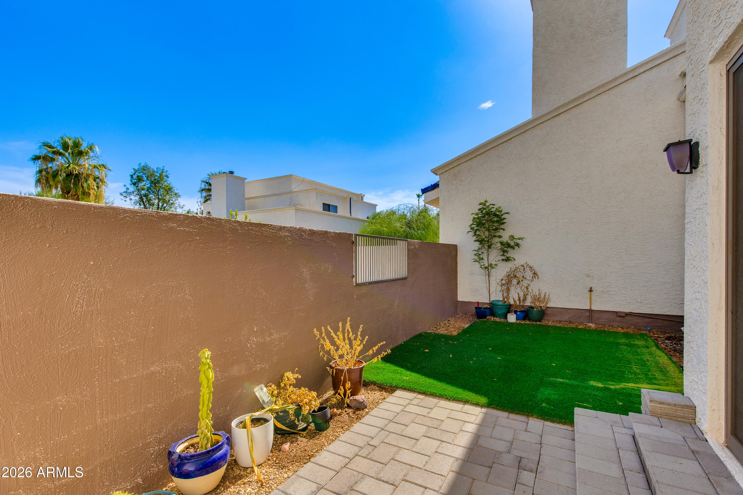 10 W GEORGIA Avenue 6